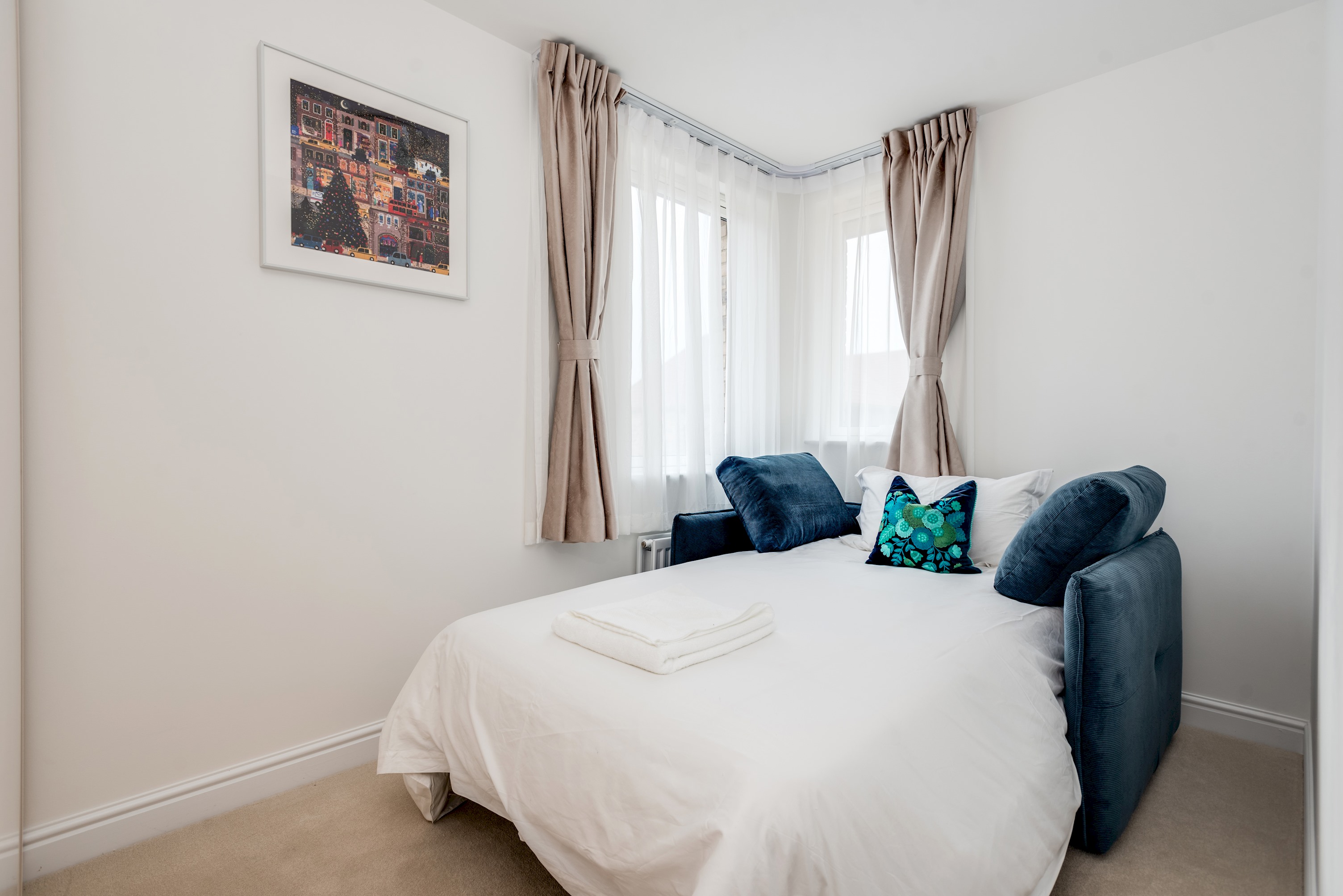 Tranquil 4-Bed Oasis Modern & Chic in 16 Jewell Street OX3 9GZ - Property image 47 - VivreStays