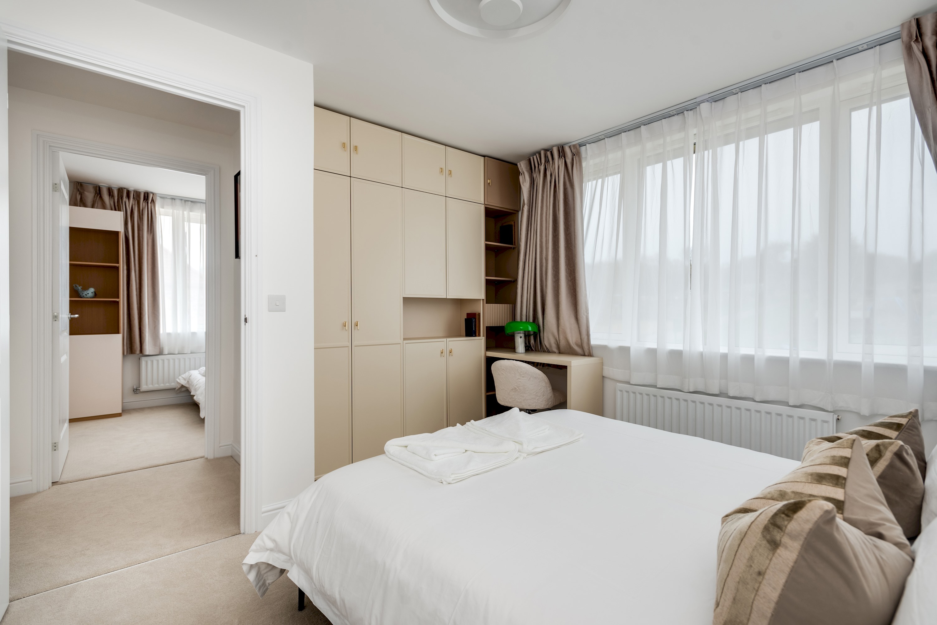 Tranquil 4-Bed Oasis Modern & Chic in 16 Jewell Street OX3 9GZ - Property image 51 - VivreStays