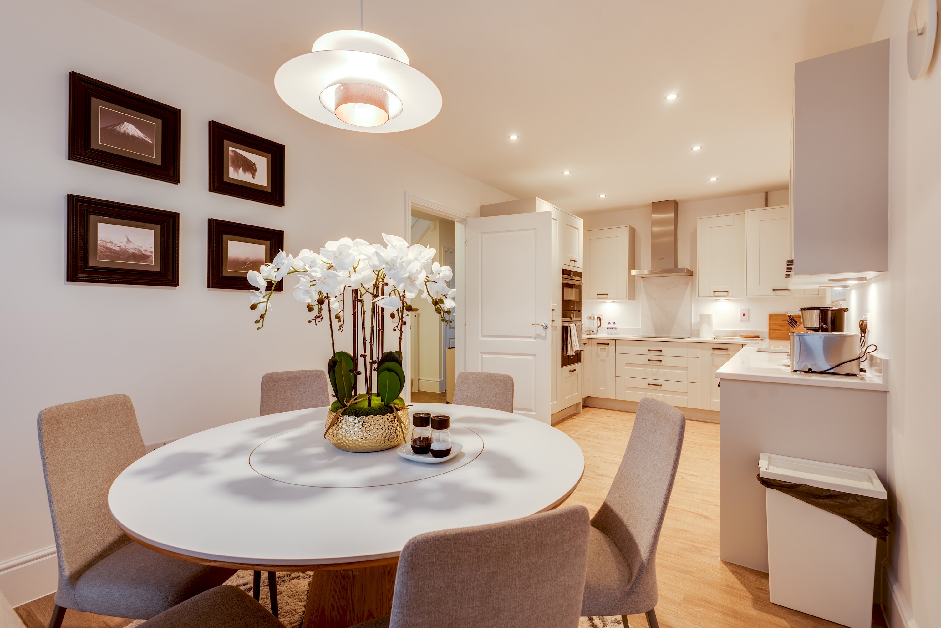 Tranquil 4-Bed Oasis Modern & Chic in 16 Jewell Street OX3 9GZ - Property image 61 - VivreStays