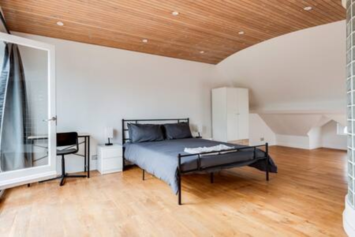 Summertown 4-BR Family Home – Bright & Spacious