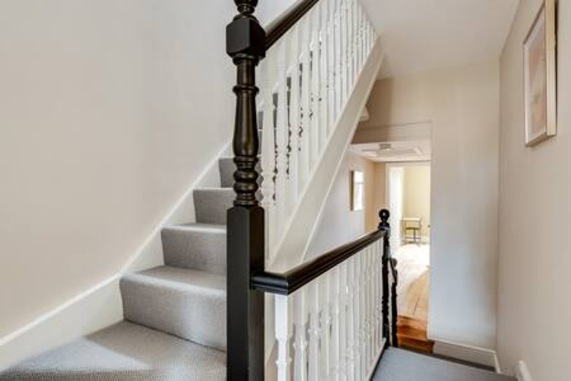 Summertown 4-BR Family Home – Bright & Spacious