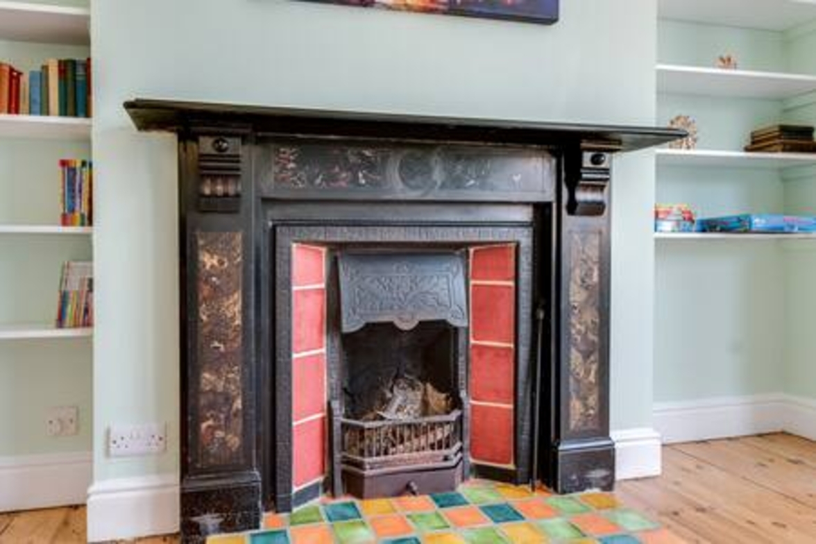 Summertown 4-BR Family Home – Bright & Spacious