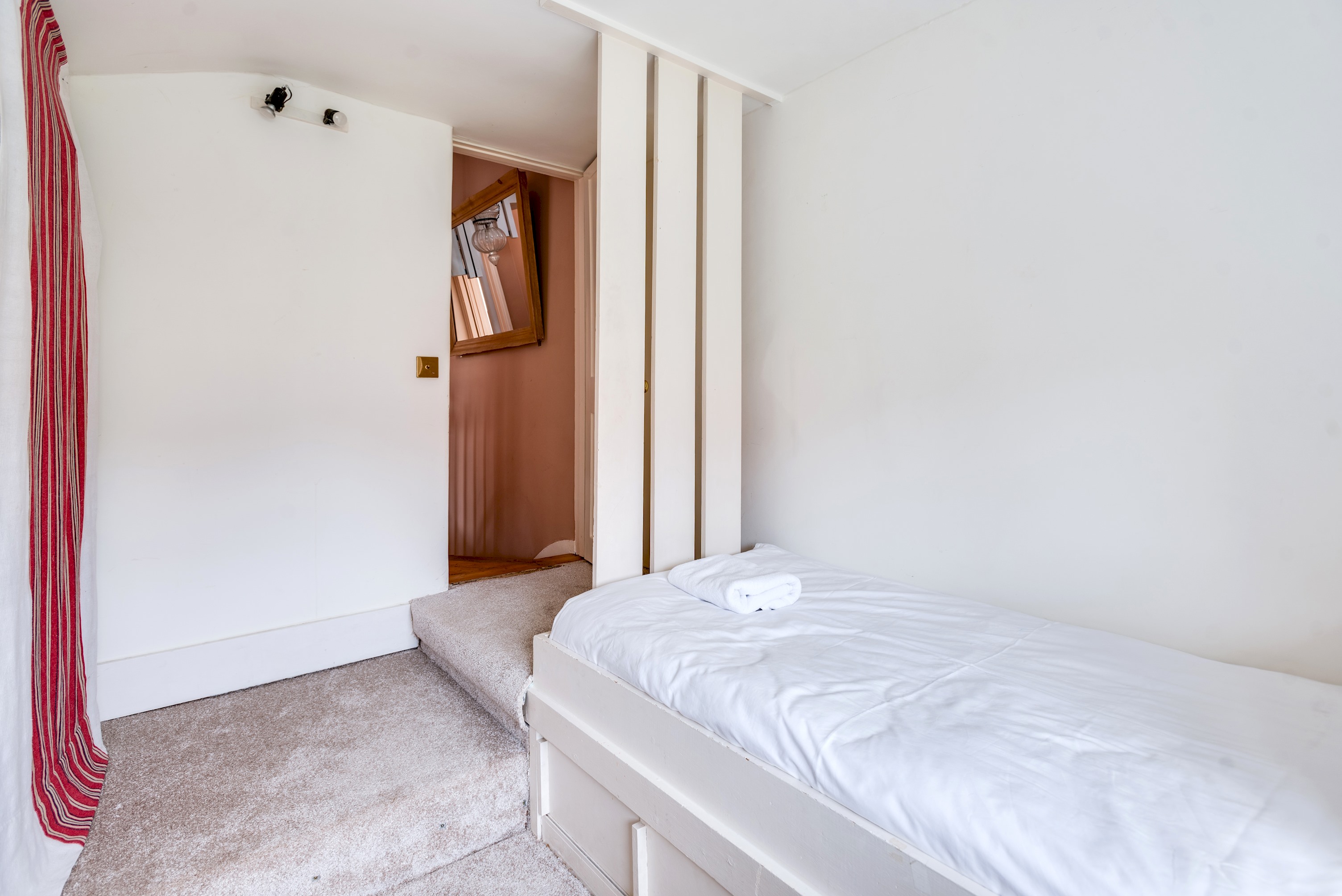 The Professor’s House – 3 Bedrooms – Jericho !