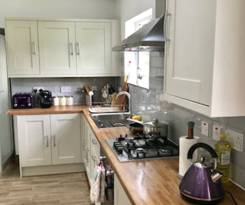 The Woodfarm Lodge – 3 Bedroom House with parking