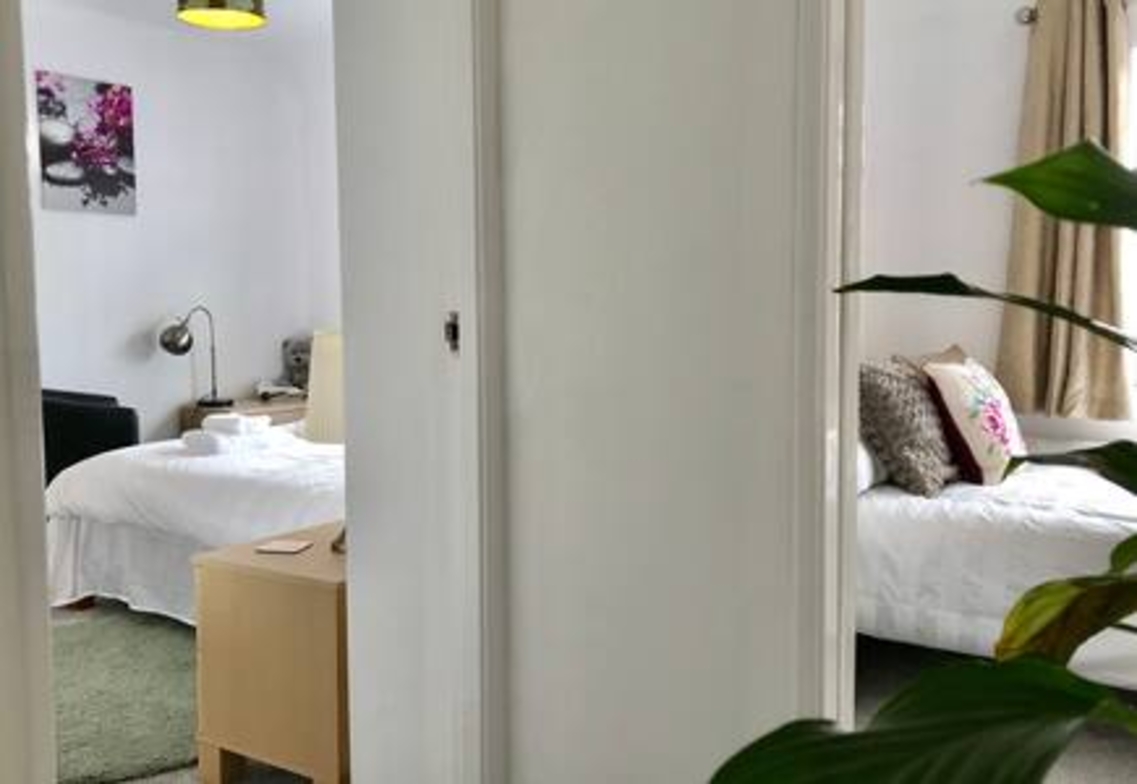 The Woodfarm Lodge – 3 Bedroom House with parking