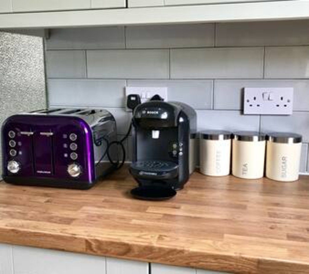 The Woodfarm Lodge – 3 Bedroom House with parking