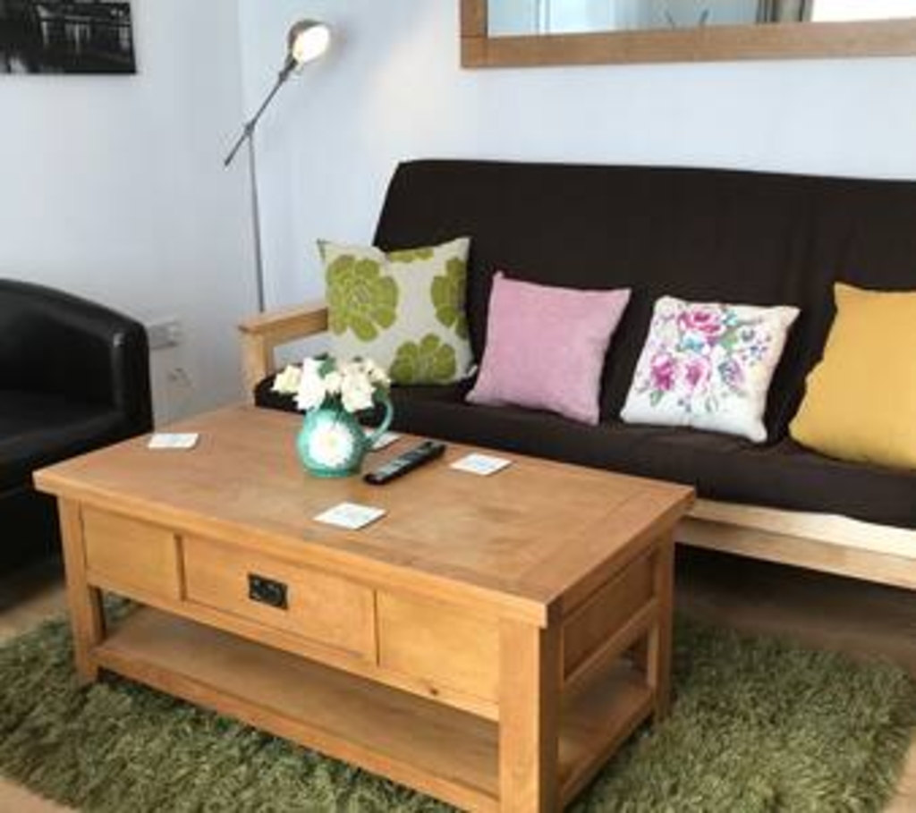 The Woodfarm Lodge – 3 Bedroom House with parking