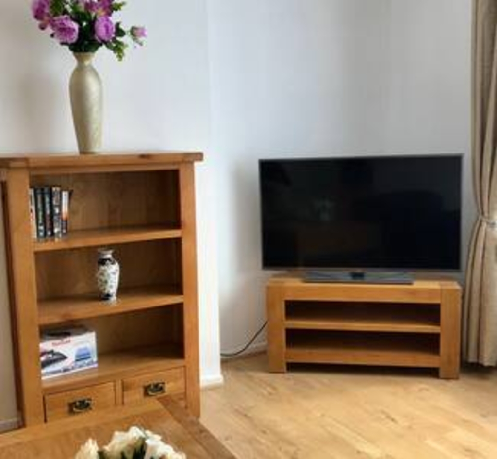 The Woodfarm Lodge – 3 Bedroom House with parking