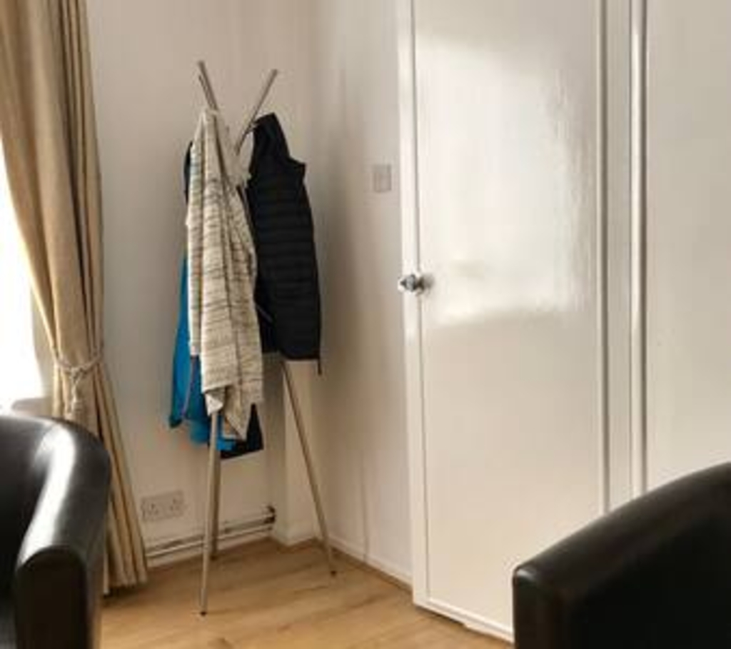 The Woodfarm Lodge – 3 Bedroom House with parking