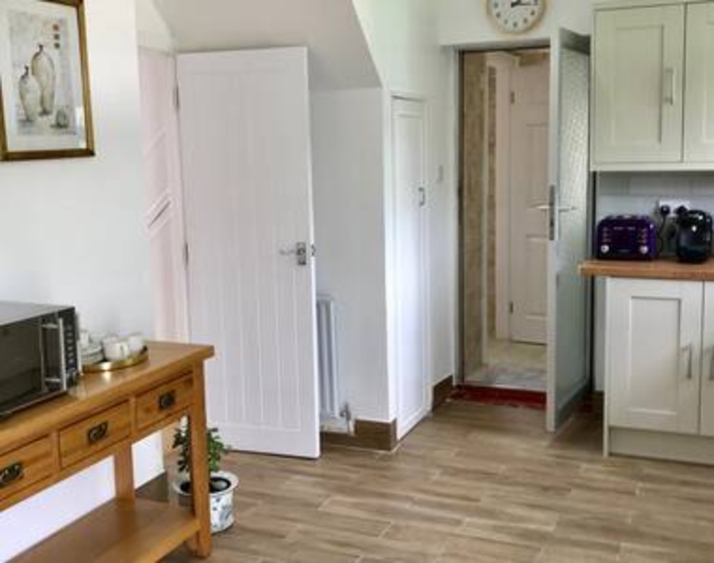 The Woodfarm Lodge – 3 Bedroom House with parking