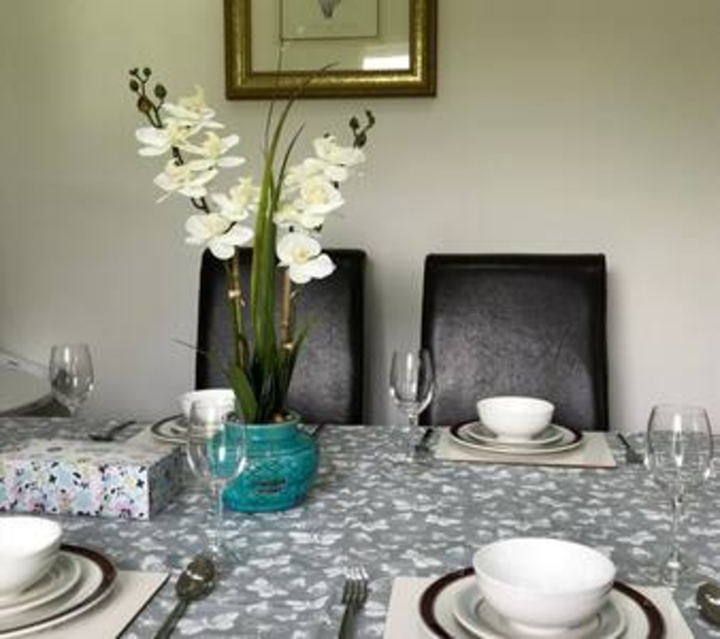 The Woodfarm Lodge – 3 Bedroom House with parking