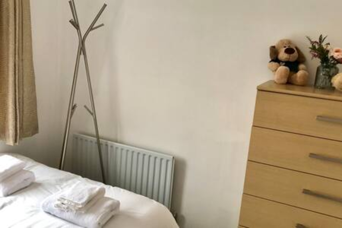 The Woodfarm Lodge – 3 Bedroom House with parking