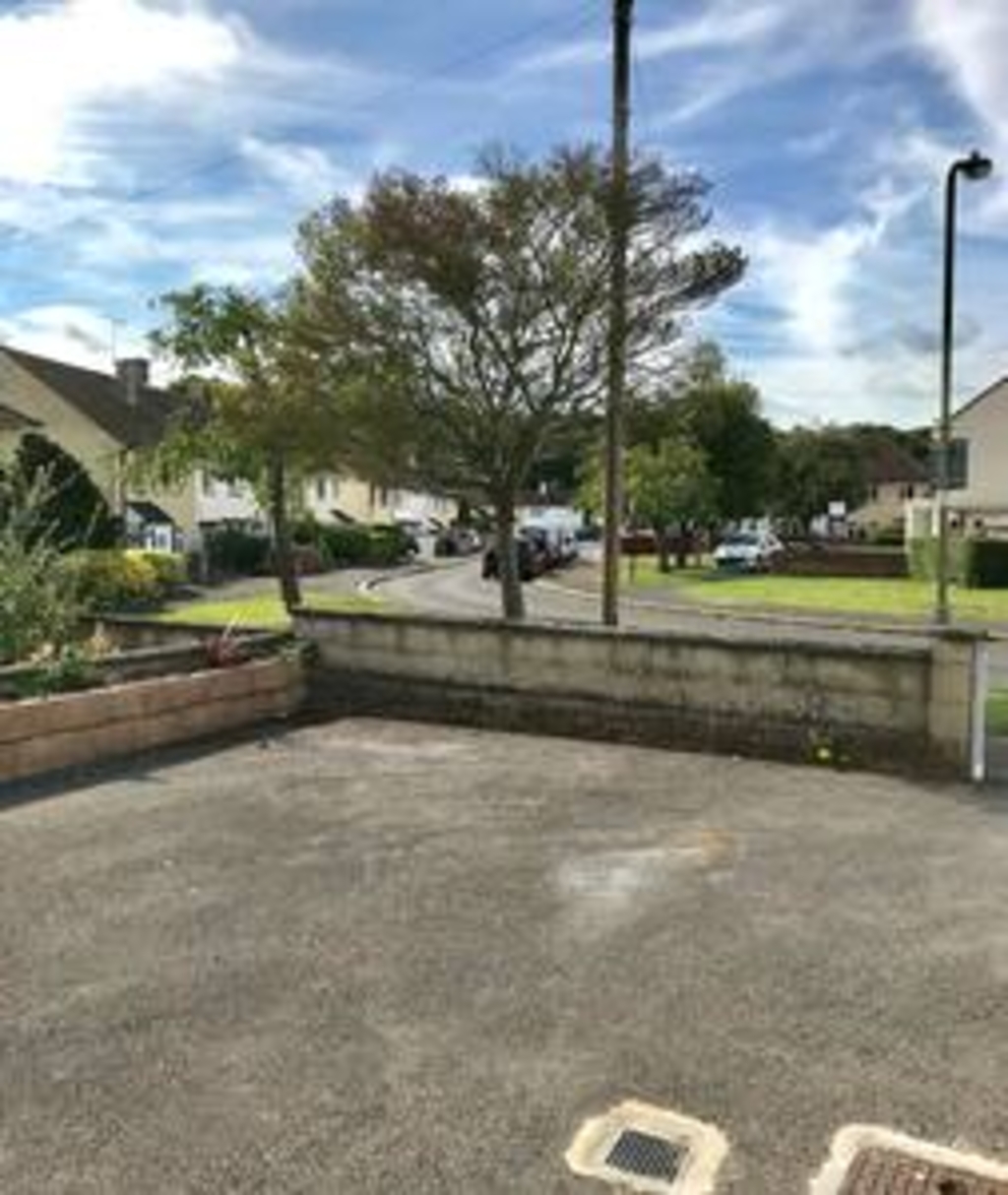 The Woodfarm Lodge – 3 Bedroom House with parking