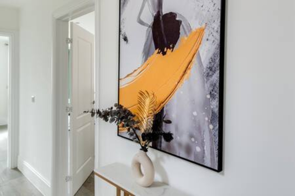 Stylish 4-BR House with 3 Ensuite & Free Parking