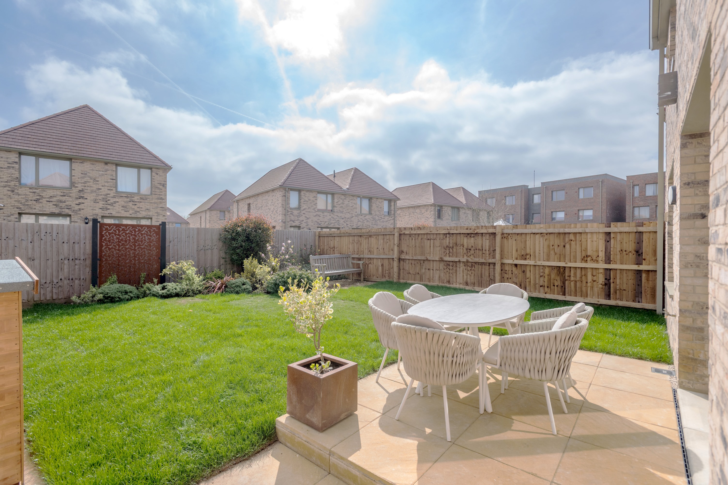Stylish 4-BR House - free parking & nice garden in 8 Stevenson Crescent OX3 - Property image 2 - VivreStays