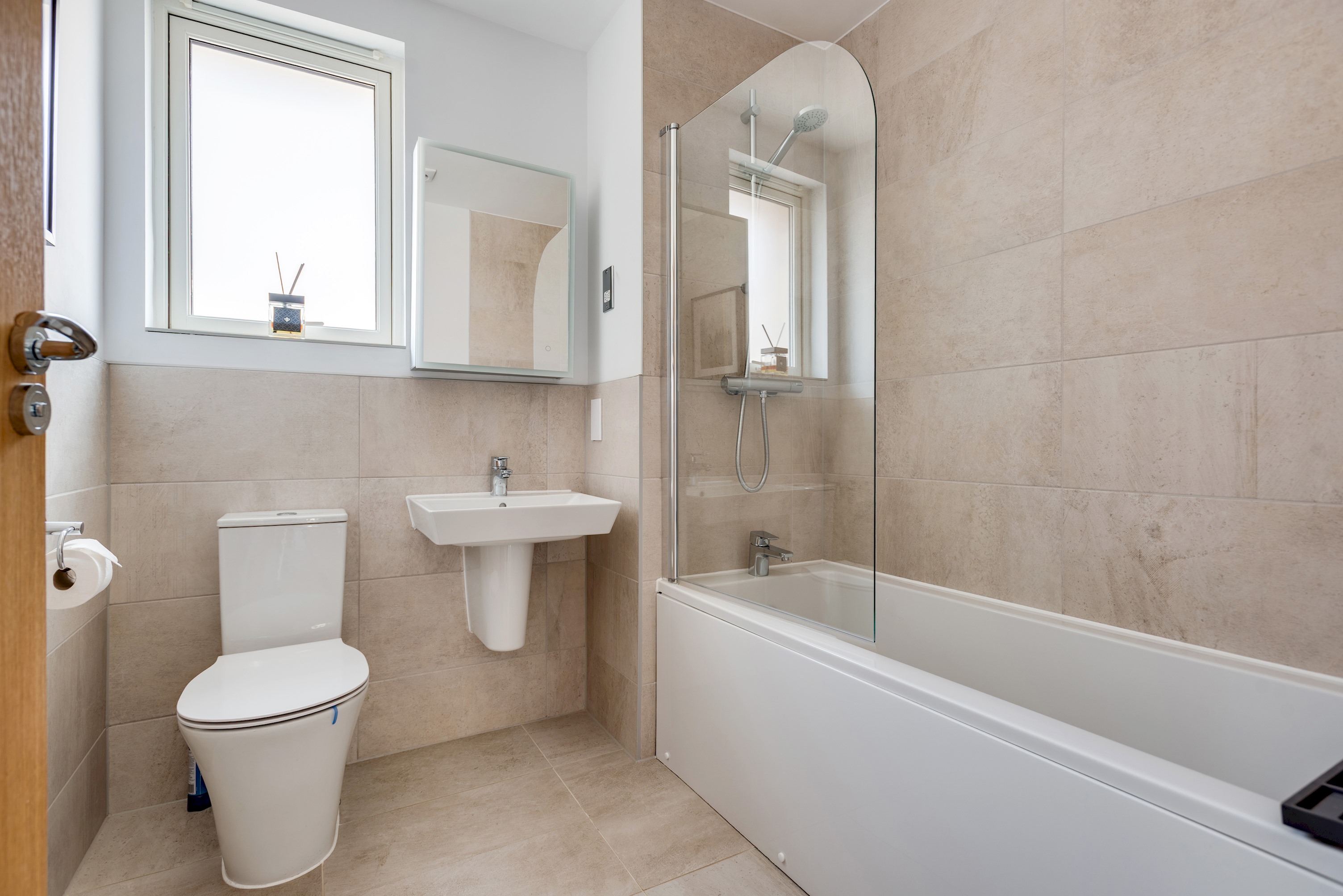 Stylish 4-BR House - free parking & nice garden in 8 Stevenson Crescent OX3 - Property image 13 - VivreStays