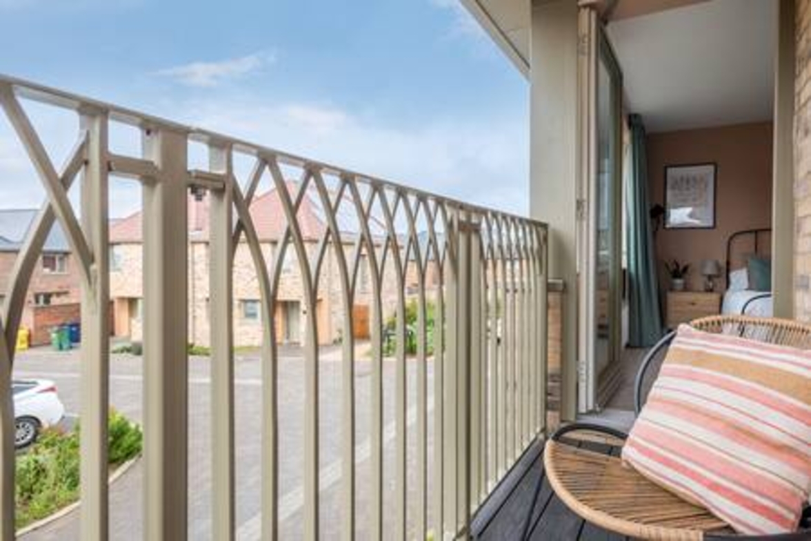 Family-Friendly Getaway – Garden, Parking Sleeps 7
