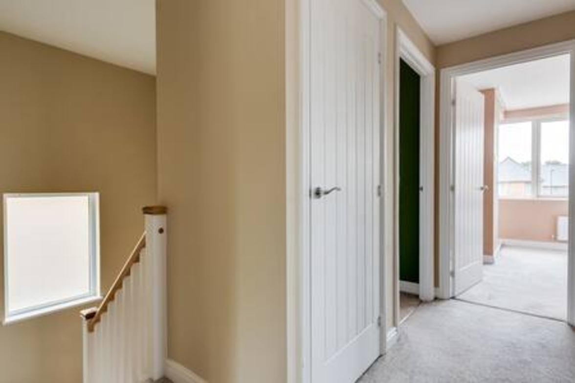 Family-Friendly Getaway – Garden, Parking Sleeps 7
