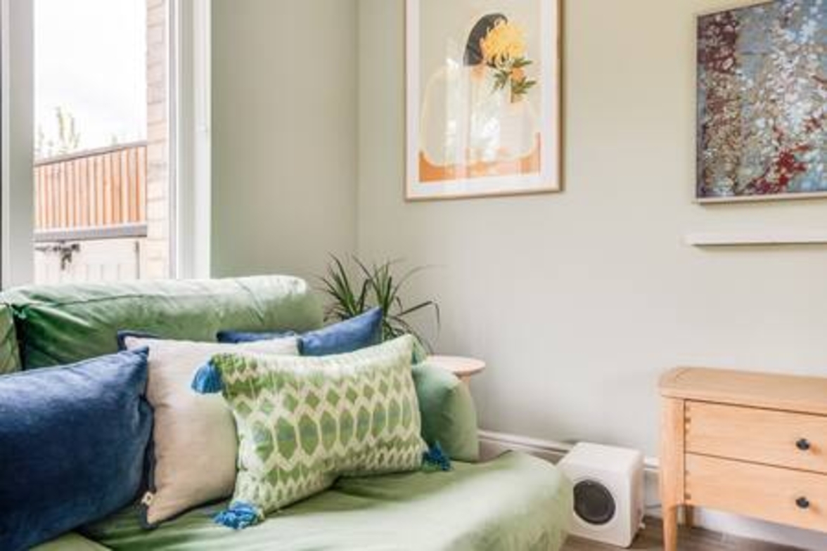 Family-Friendly Getaway – Garden, Parking Sleeps 7