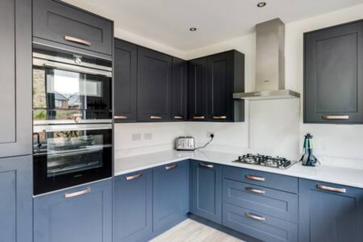 Family-Friendly Getaway – Garden, Parking Sleeps 7
