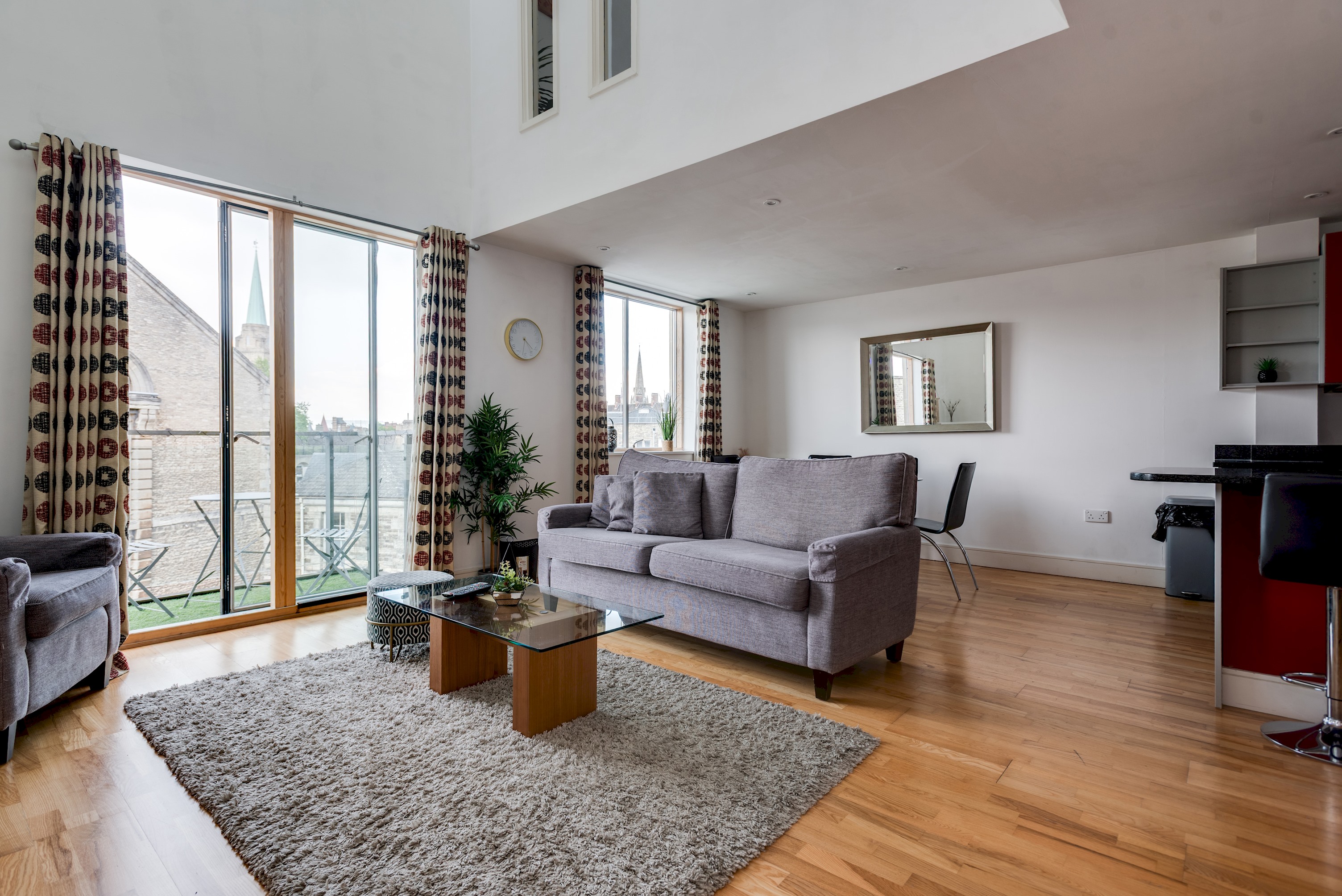 Elegant Oxford Flat – Central Spacious Comfortable