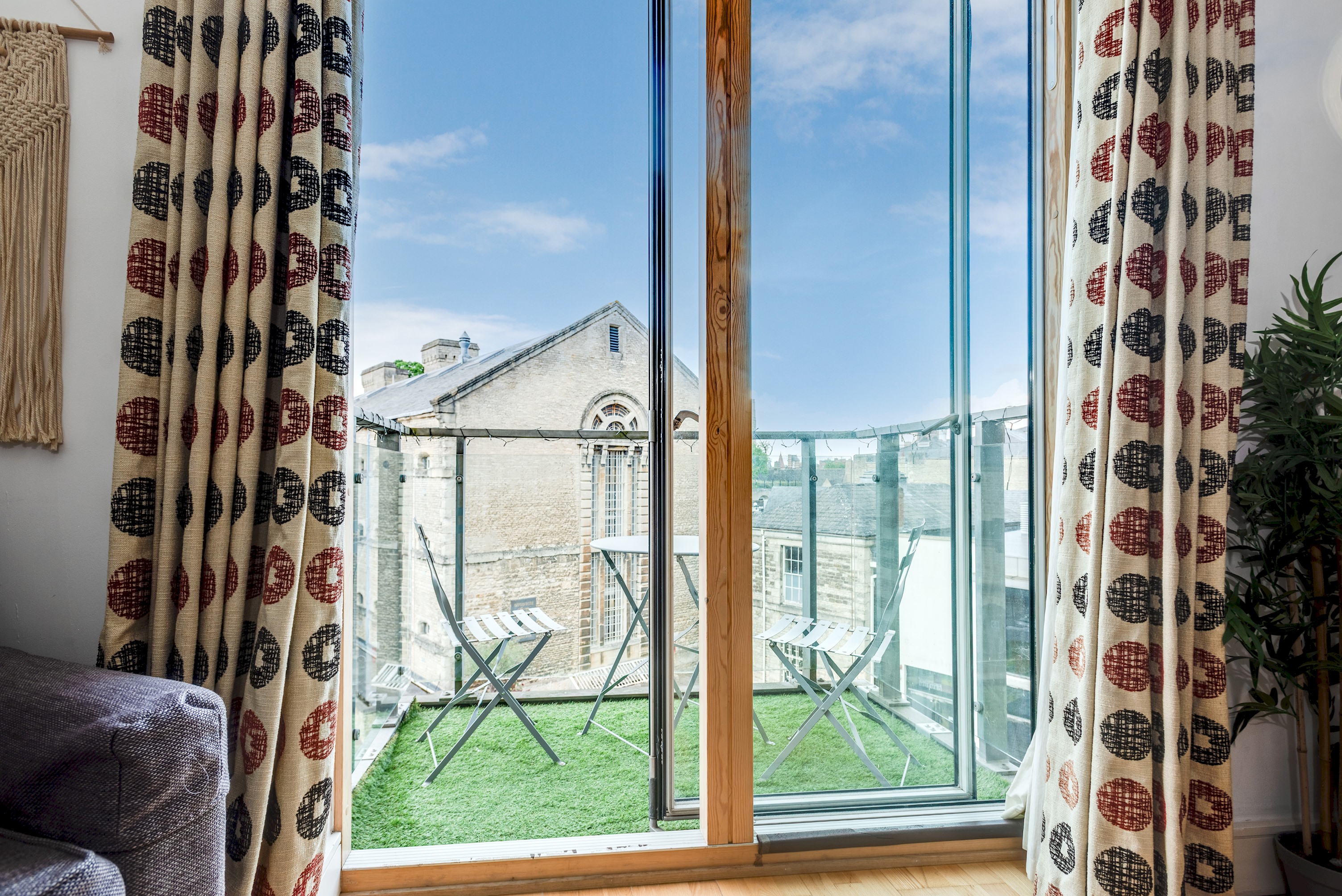 Elegant Oxford Flat – Central Spacious Comfortable