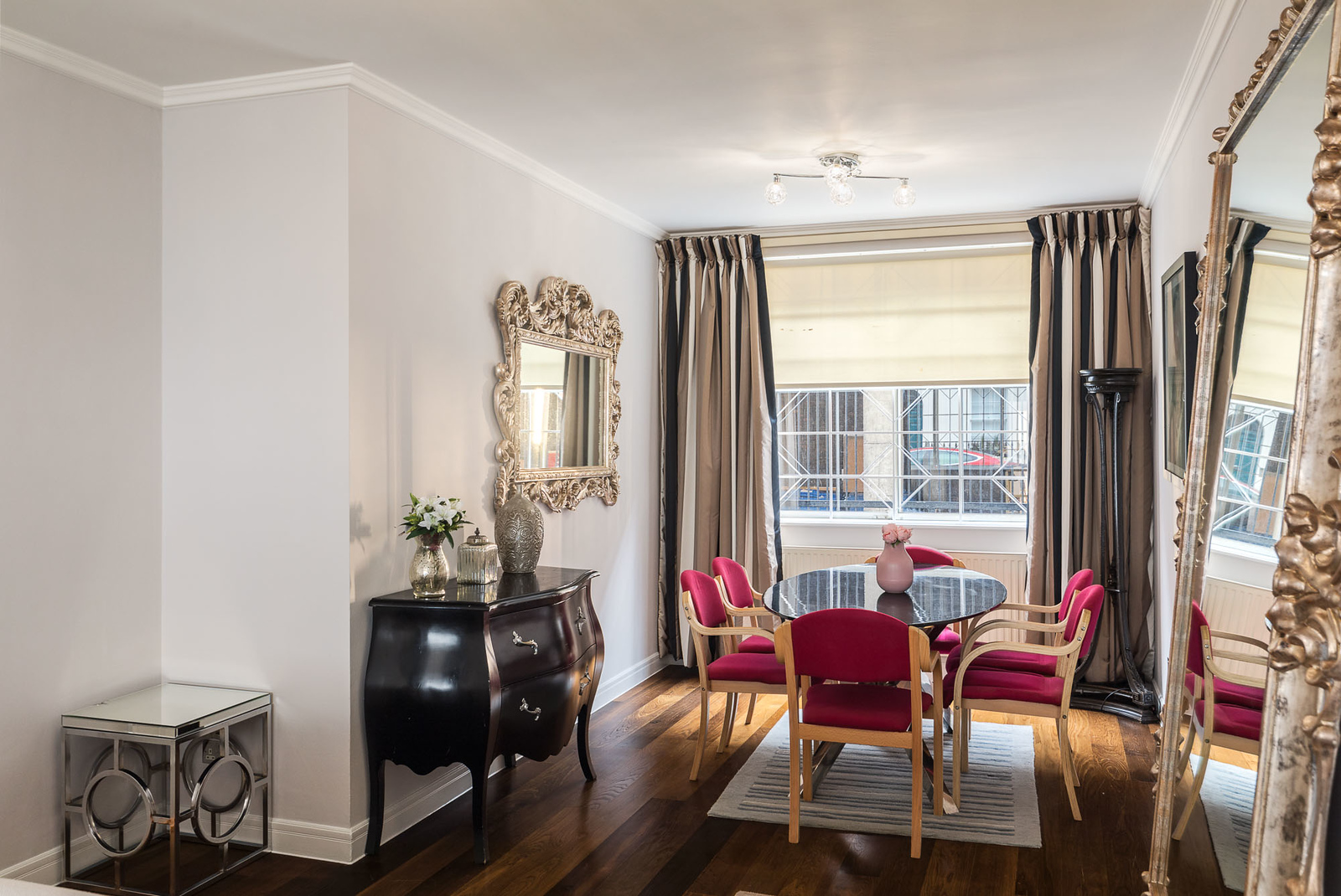 View LUX 3-bedroom Family Home in Portman square in 29 Robert Adam street W1U 3HP LUX 3-bedroom Family Home in Portman square in 29 Robert Adam street W1U 3HP - Property image 4 - VivreStays