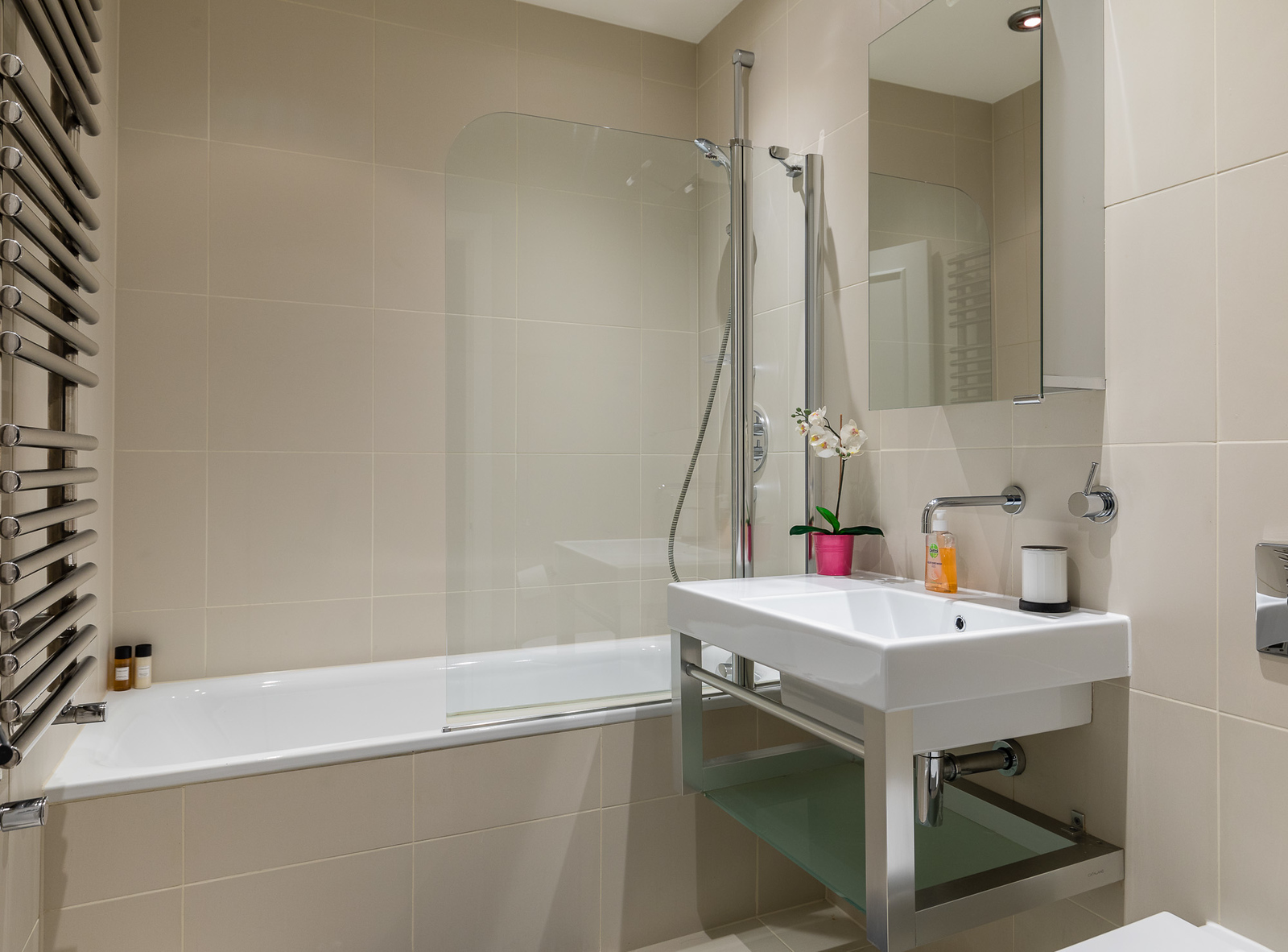 View LUX 3-bedroom Family Home in Portman square in 29 Robert Adam street W1U 3HP LUX 3-bedroom Family Home in Portman square in 29 Robert Adam street W1U 3HP - Property image 14 - VivreStays
