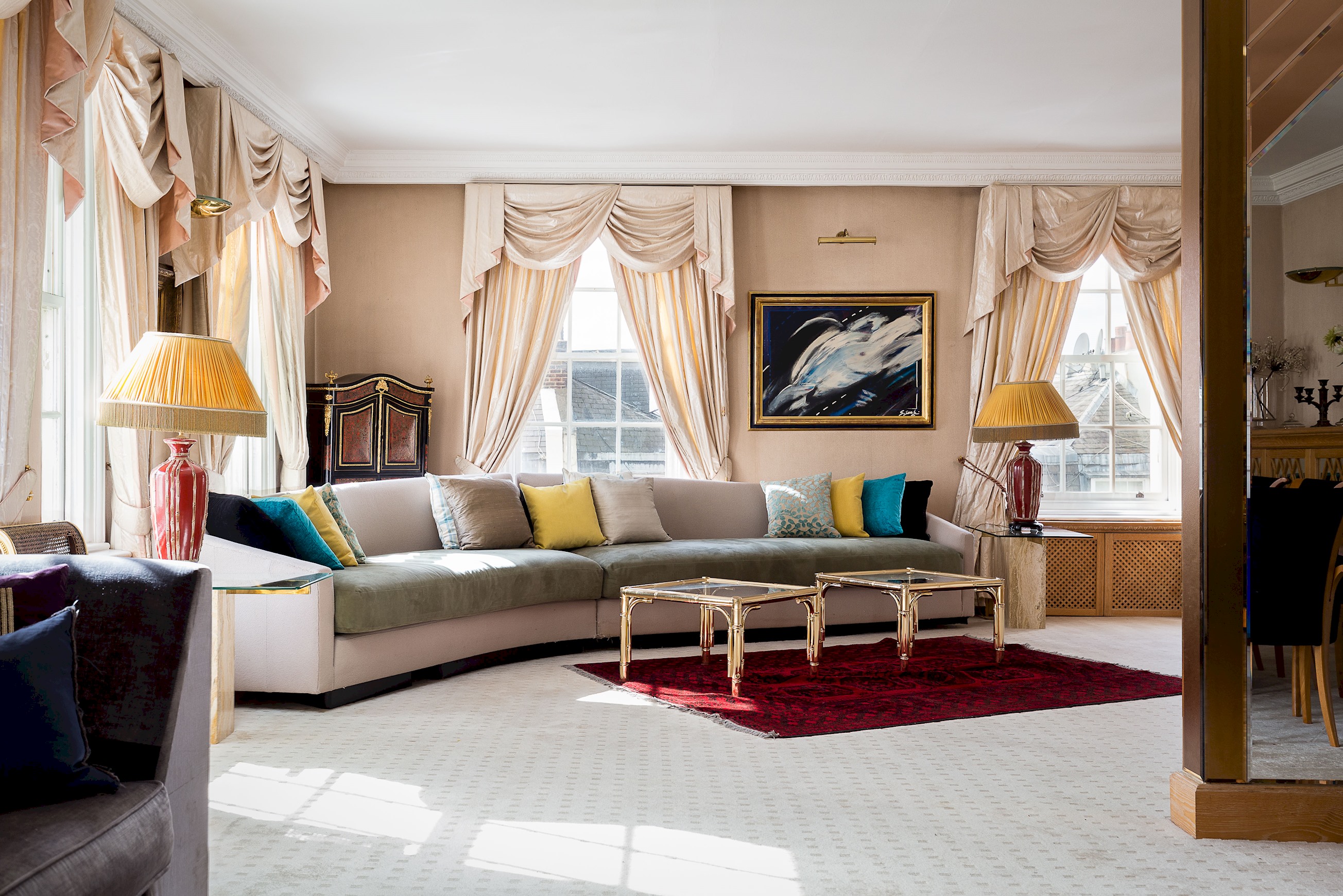 Penthouse 3-bed 3-bath on Marble Arch in 12 Connaught Place, Tyburnia W2 2ET - Property image 2 - VivreStays
