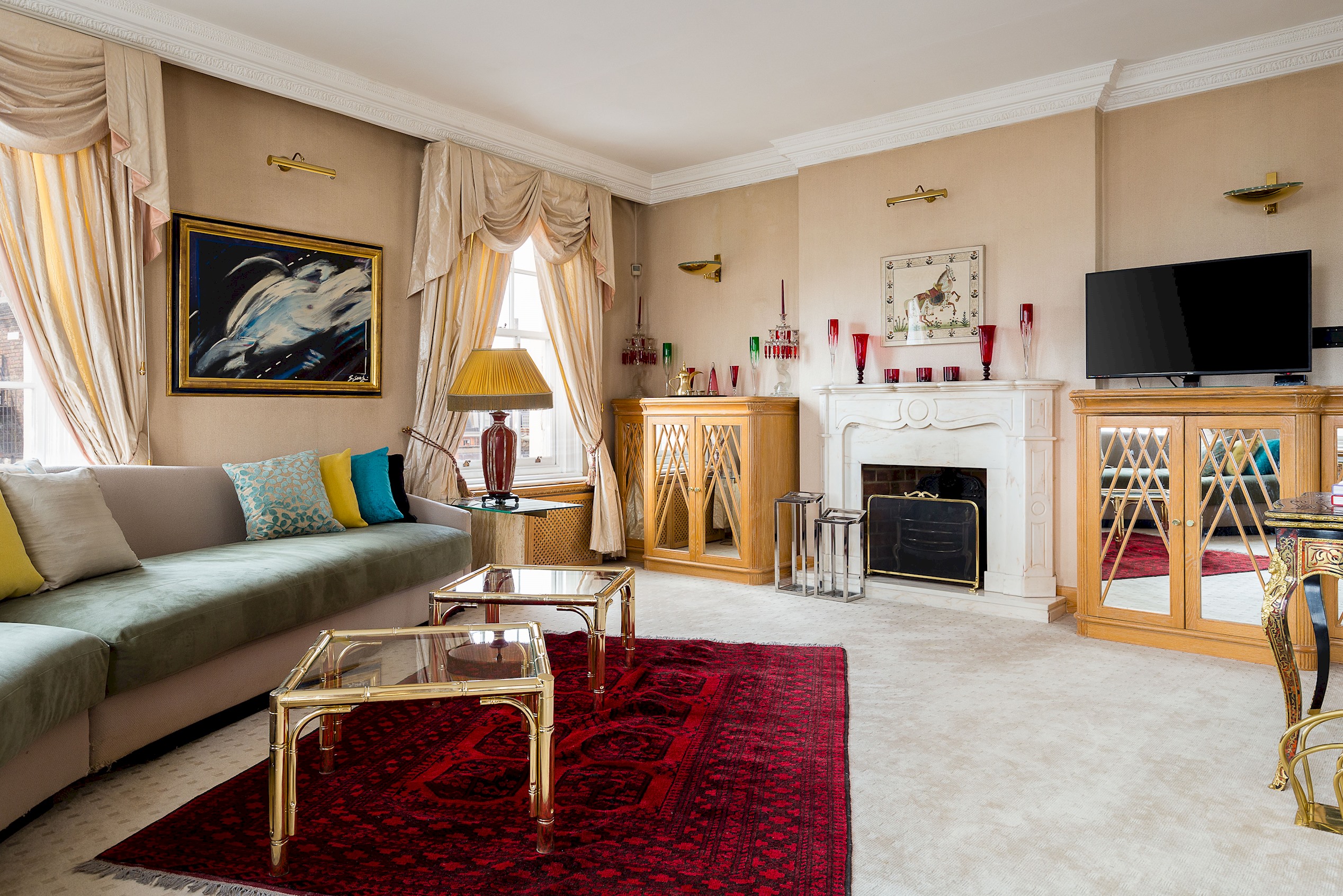 Penthouse 3-bed 3-bath on Marble Arch in 12 Connaught Place, Tyburnia W2 2ET - Property image 3 - VivreStays