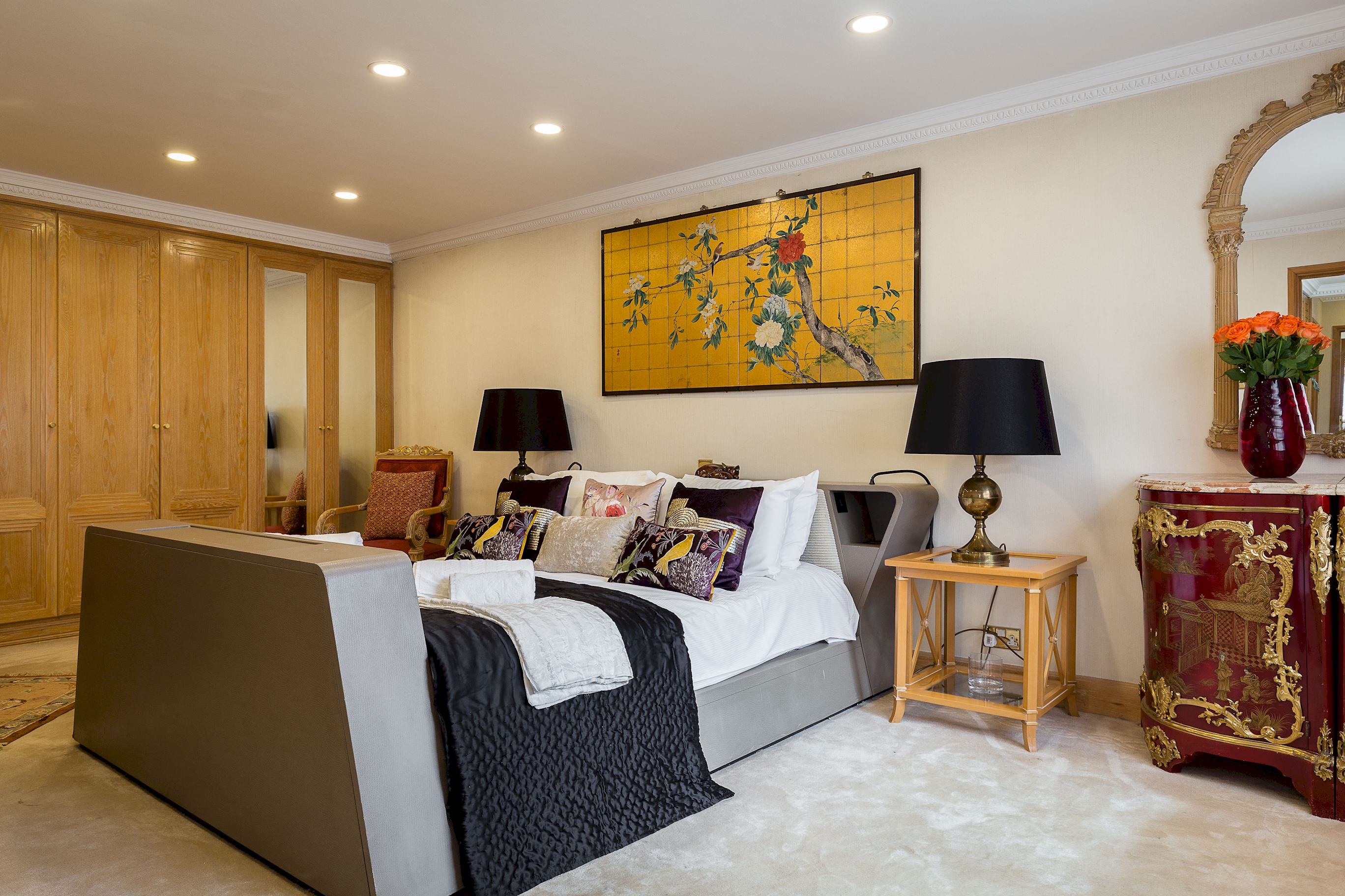 Penthouse 3-bed 3-bath on Marble Arch in 12 Connaught Place, Tyburnia W2 2ET - Property image 11 - VivreStays