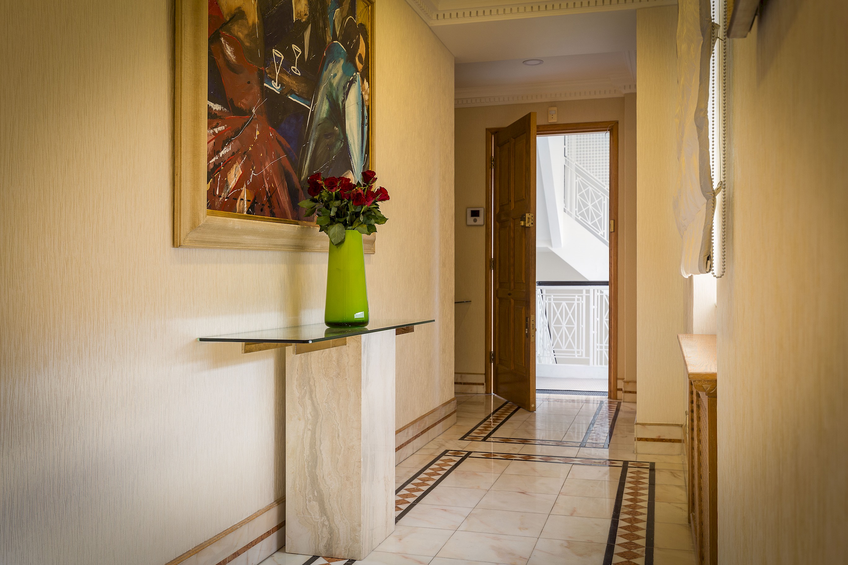 Penthouse 3-bed 3-bath on Marble Arch in 12 Connaught Place, Tyburnia W2 2ET - Property image 20 - VivreStays