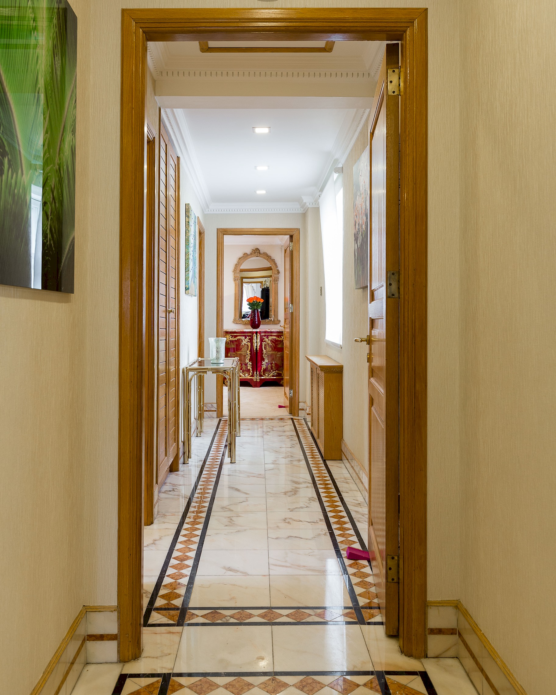 Penthouse 3-bed 3-bath on Marble Arch in 12 Connaught Place, Tyburnia W2 2ET - Property image 21 - VivreStays