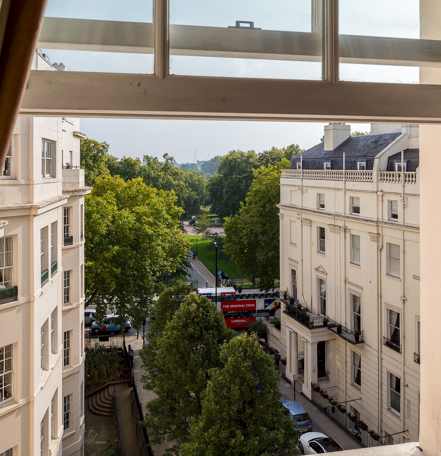 Penthouse 3-bed 3-bath on Marble Arch in 12 Connaught Place, Tyburnia W2 2ET - Property image 22 - VivreStays