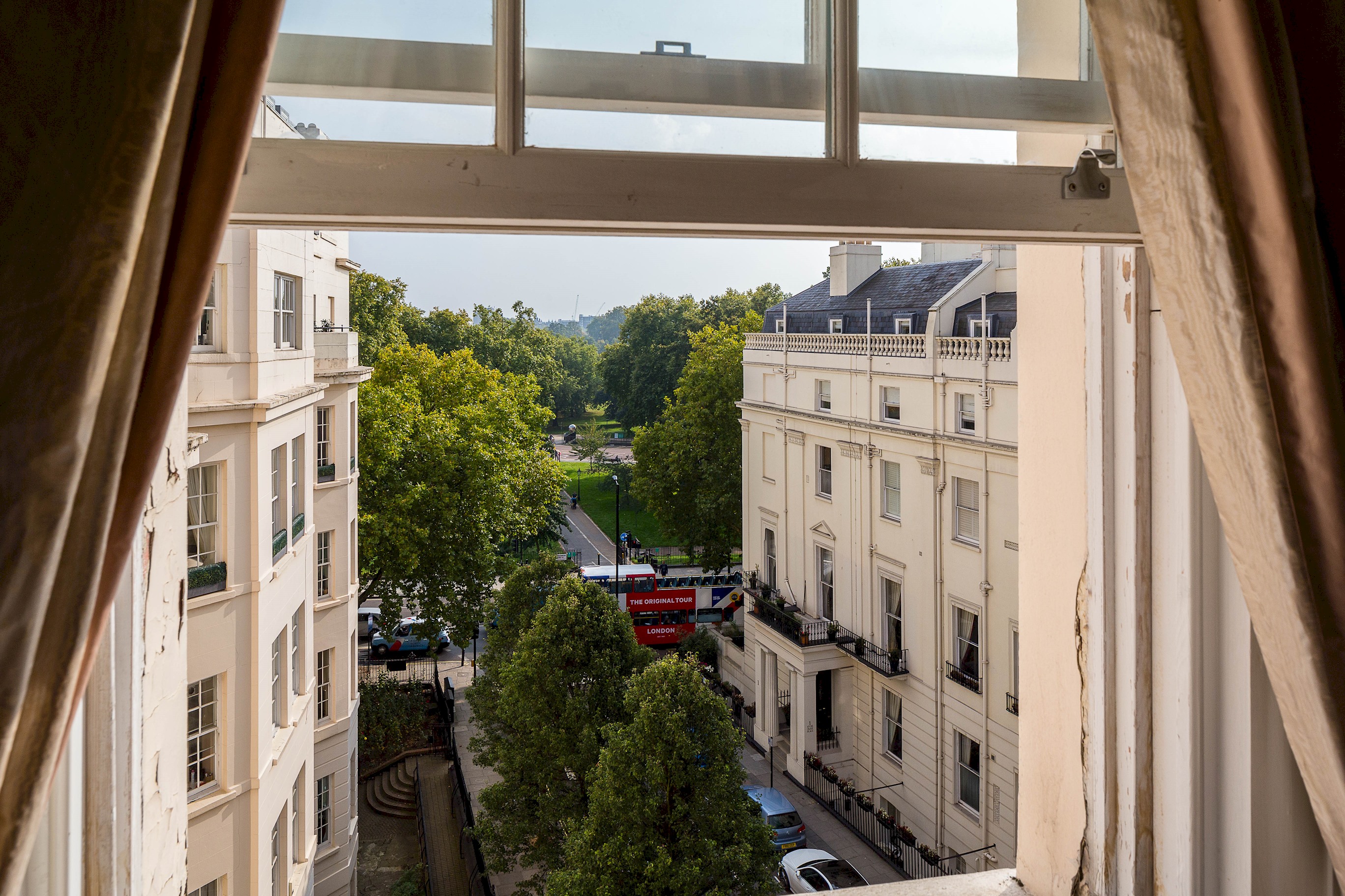 Penthouse 3-bed 3-bath on Marble Arch in 12 Connaught Place, Tyburnia W2 2ET - Property image 23 - VivreStays