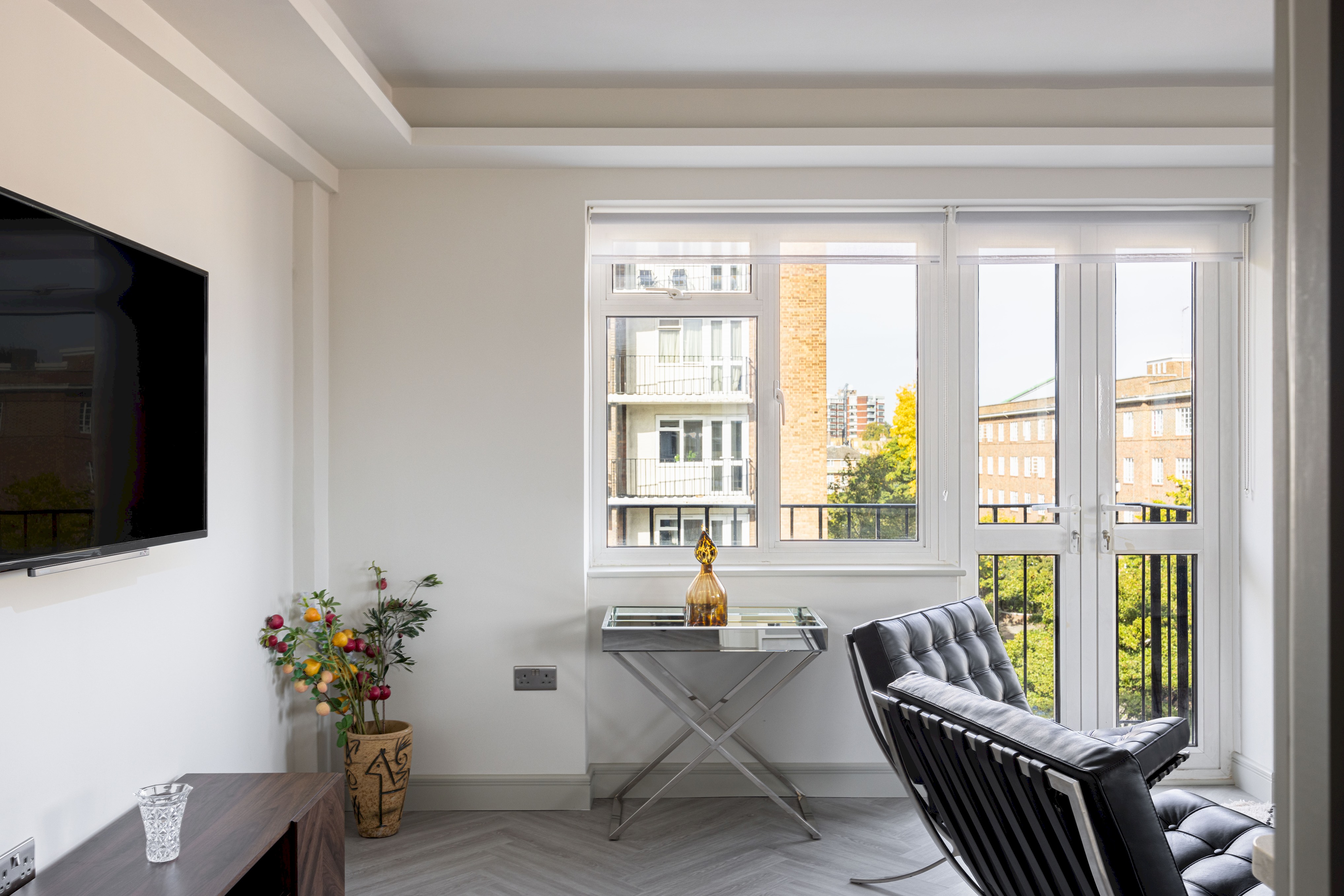 Lux Regents Park 2 bed 2 bath flat with AC in Fettes House, Wellington Road, St Johns Wood NW8 9SU - Property image 3 - VivreStays