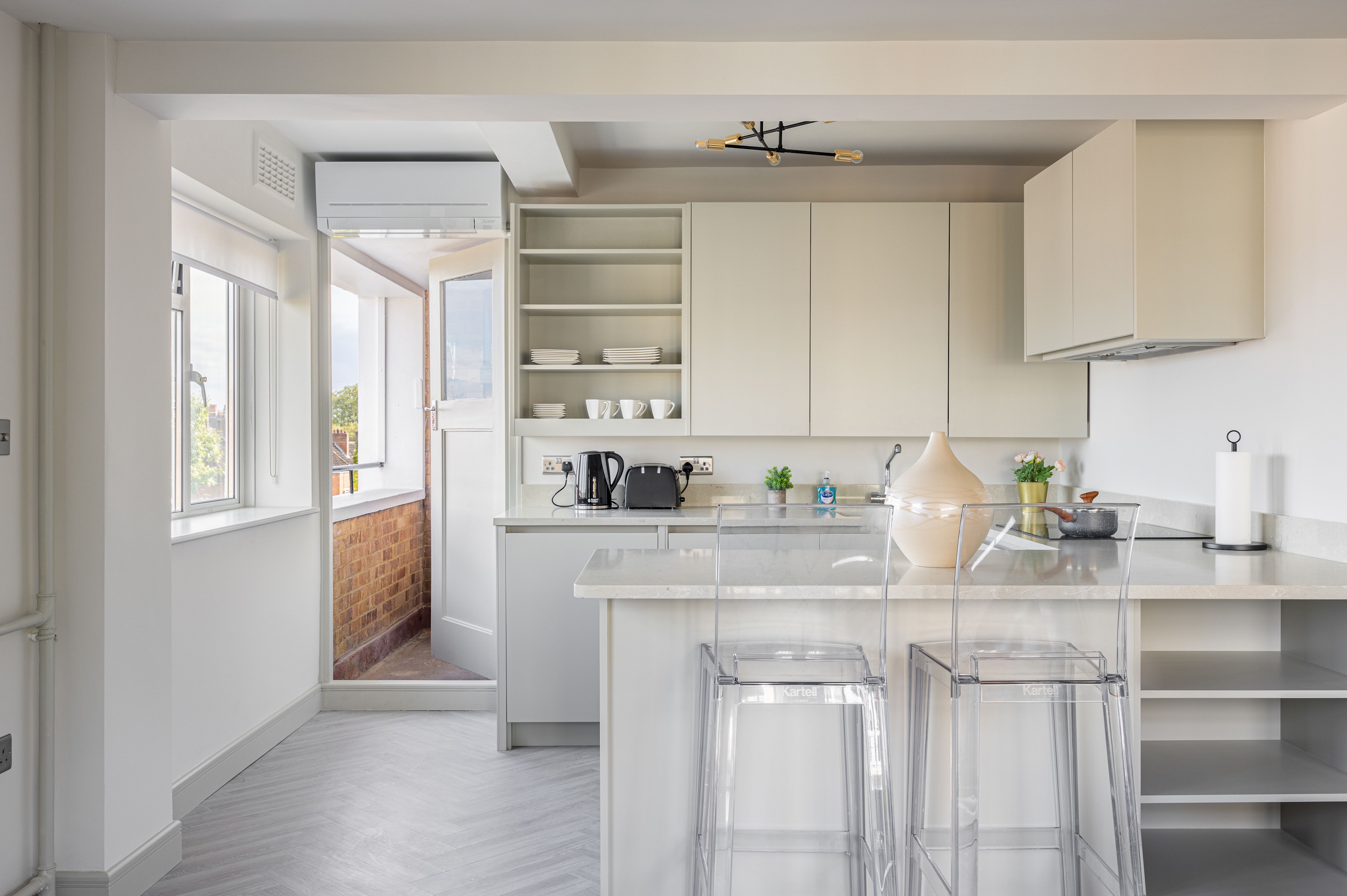 Lux Regents Park 2 bed 2 bath flat with AC in Fettes House, Wellington Road, St Johns Wood NW8 9SU - Property image 6 - VivreStays