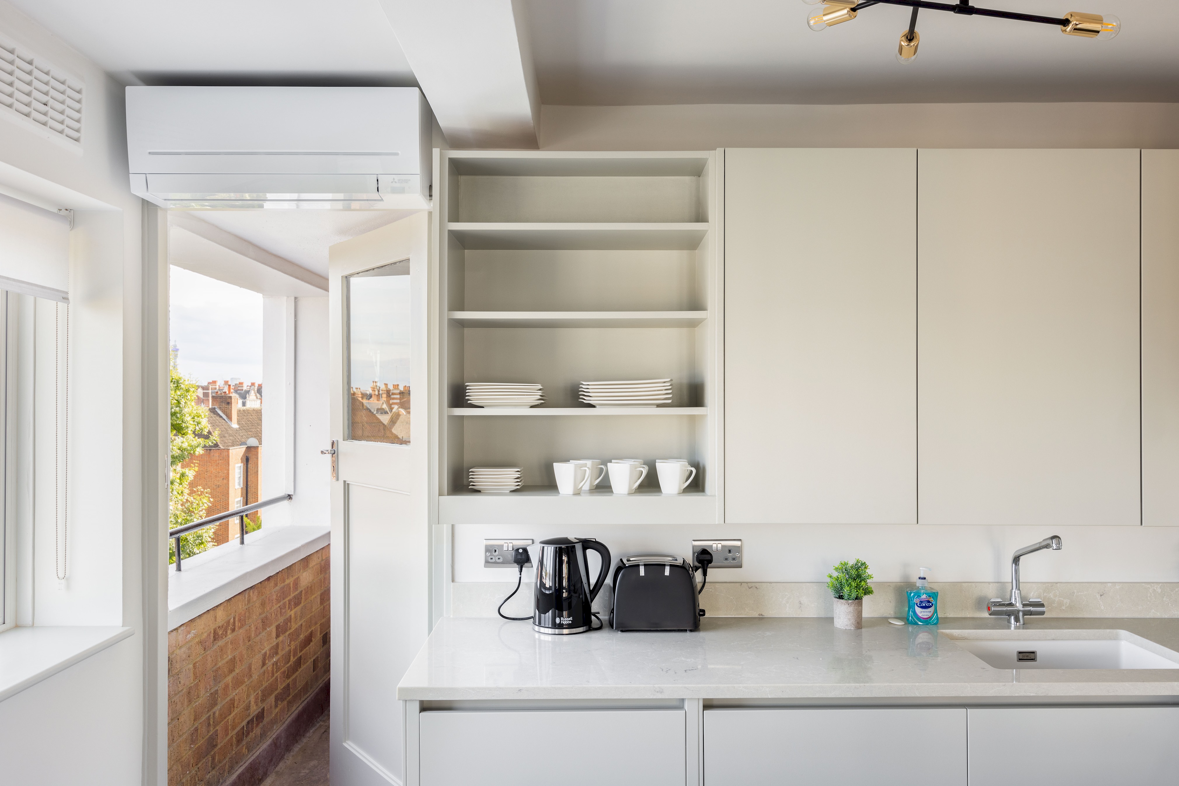 Lux Regents Park 2 bed 2 bath flat with AC in Fettes House, Wellington Road, St Johns Wood NW8 9SU - Property image 7 - VivreStays