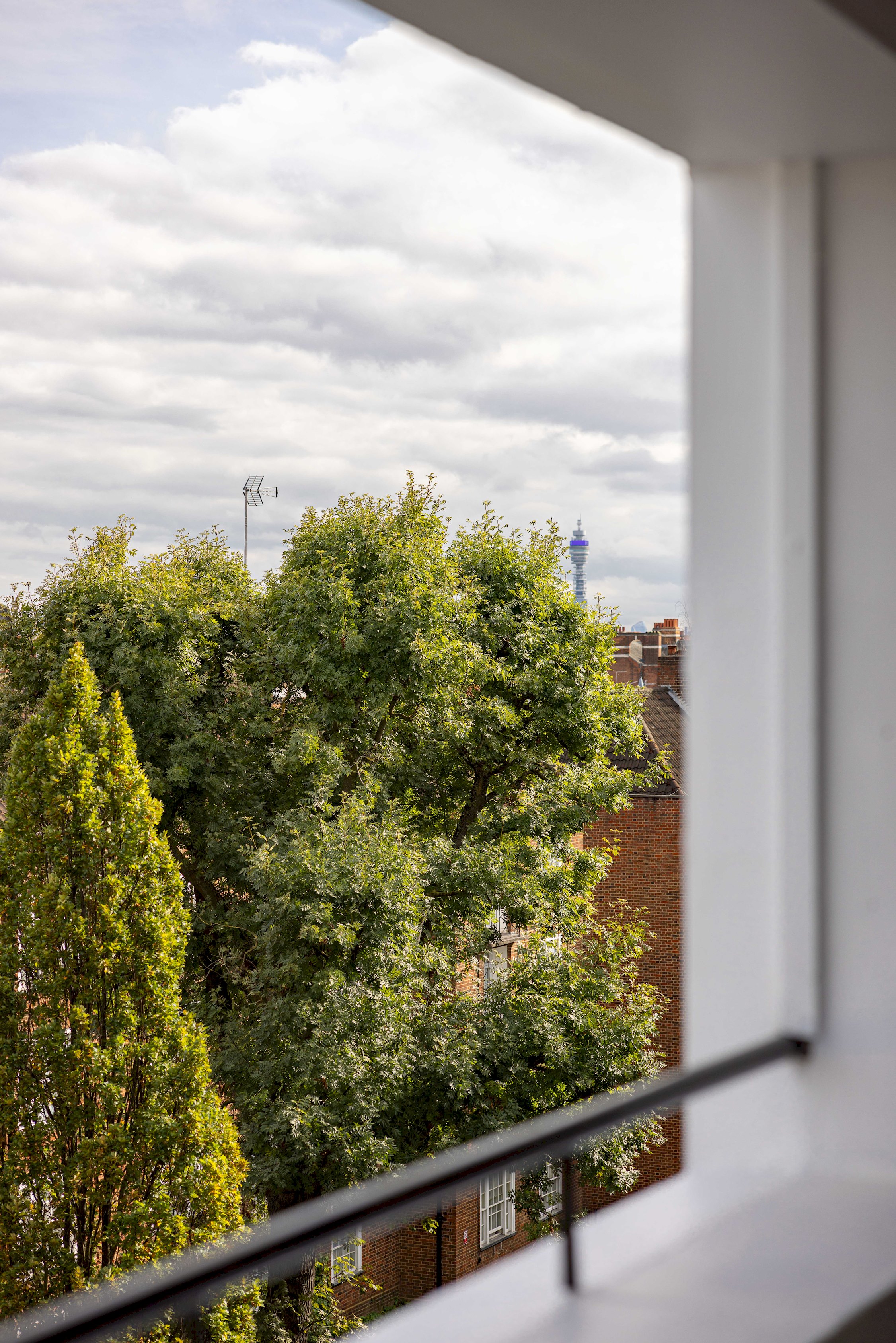 Lux Regents Park 2 bed 2 bath flat with AC in Fettes House, Wellington Road, St Johns Wood NW8 9SU - Property image 12 - VivreStays