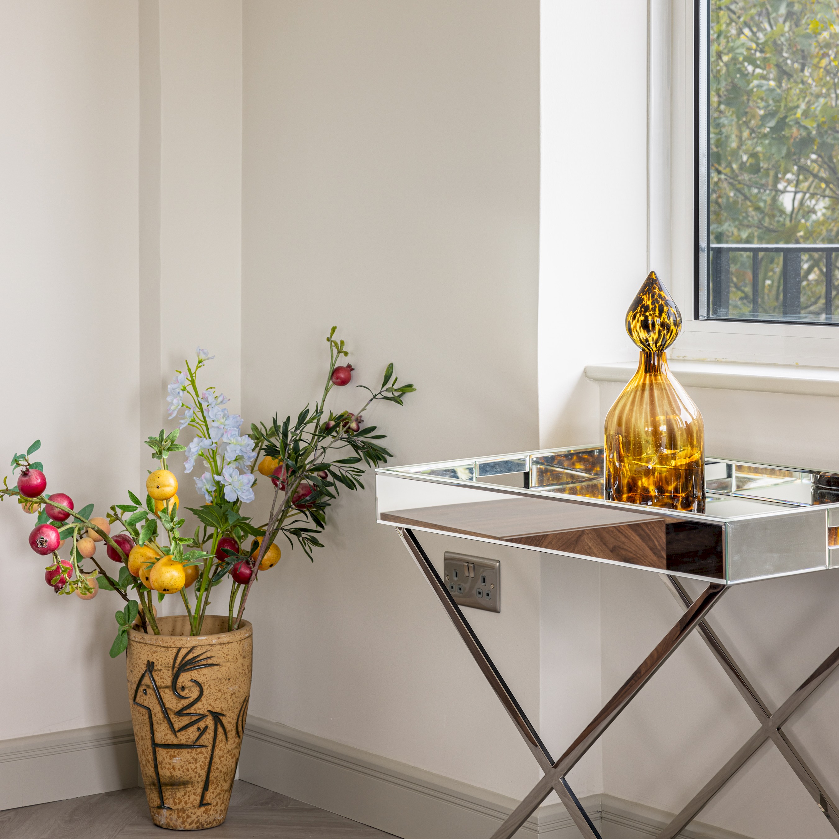 Lux Regents Park 2 bed 2 bath flat with AC in Fettes House, Wellington Road, St Johns Wood NW8 9SU - Property image 17 - VivreStays
