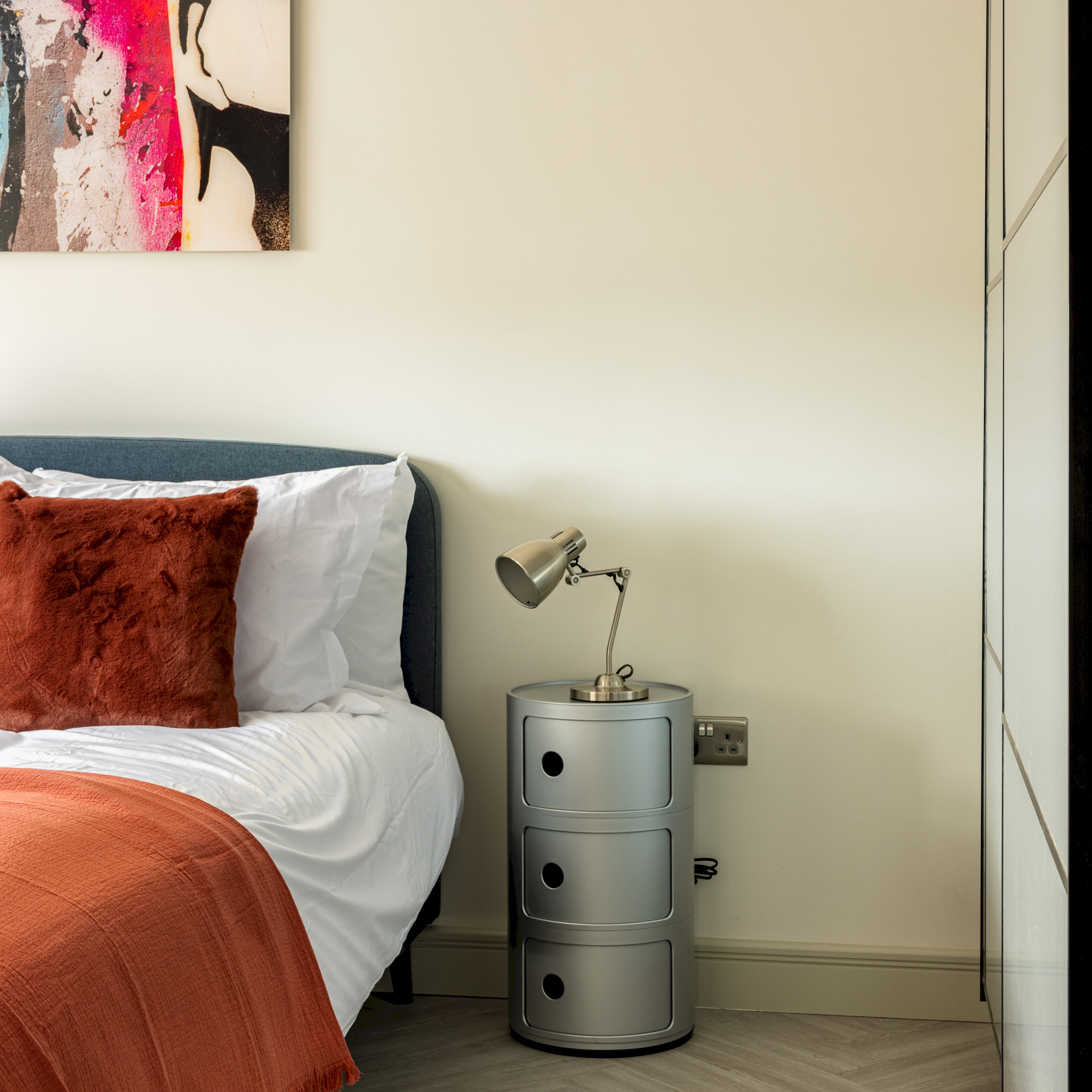 Lux Regents Park 2 bed 2 bath flat with AC in Fettes House, Wellington Road, St Johns Wood NW8 9SU - Property image 18 - VivreStays