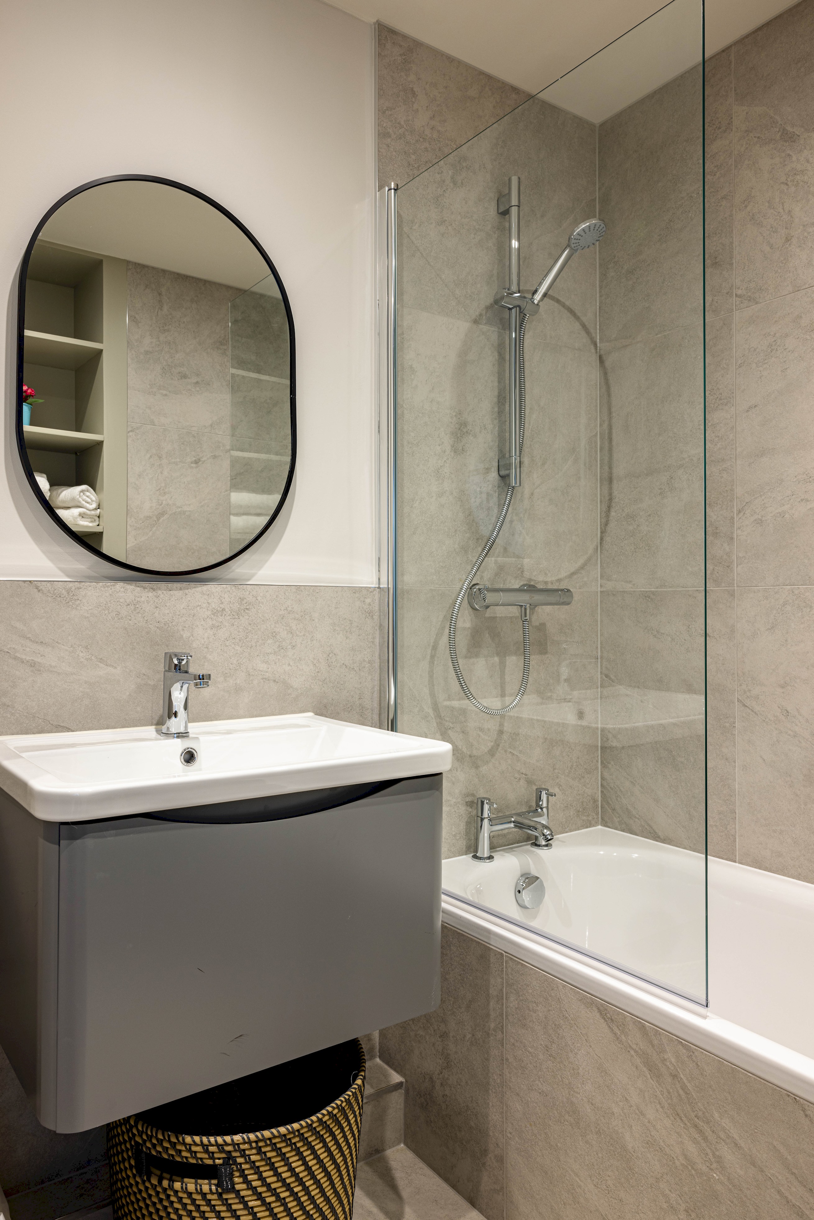 Lux Regents Park 2 bed 2 bath flat with AC in Fettes House, Wellington Road, St Johns Wood NW8 9SU - Property image 31 - VivreStays