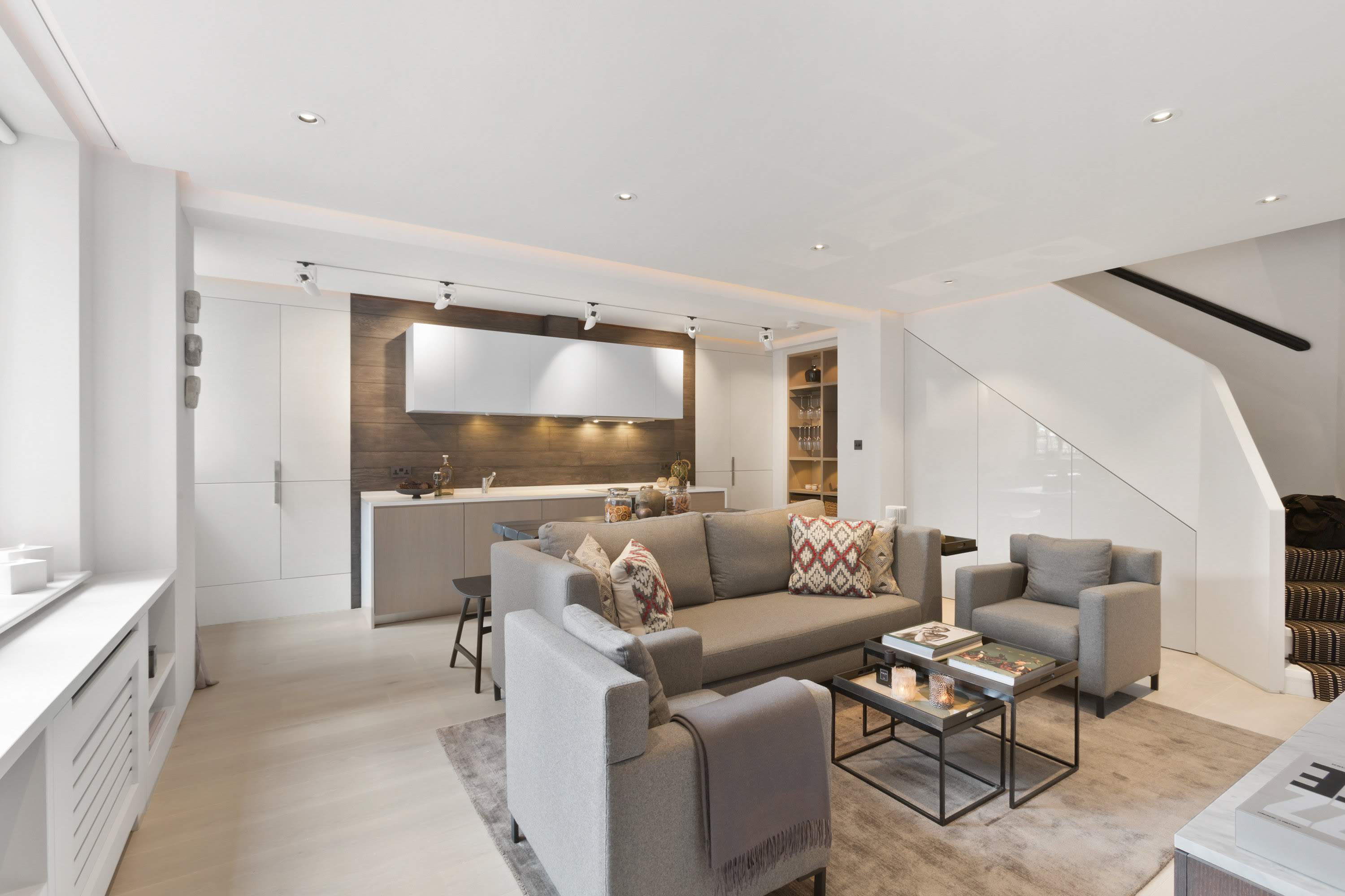 Knightsbridge & Chelsea Lux 2 bed duplex in Swan Court, Chelsea Manor Street SW3 5RT - Property image 3 - VivreStays