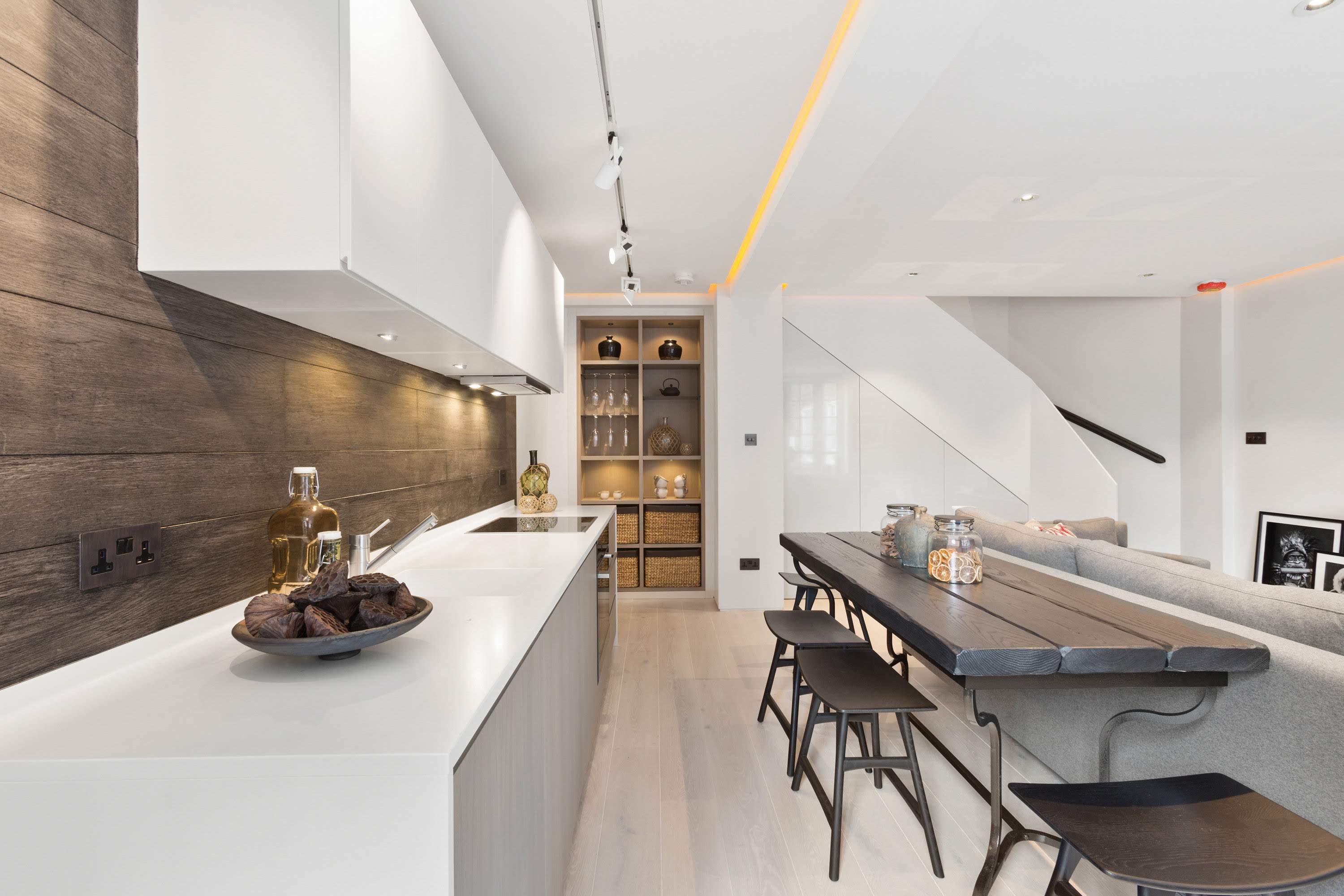 Knightsbridge & Chelsea Lux 2 bed duplex in Swan Court, Chelsea Manor Street SW3 5RT - Property image 5 - VivreStays