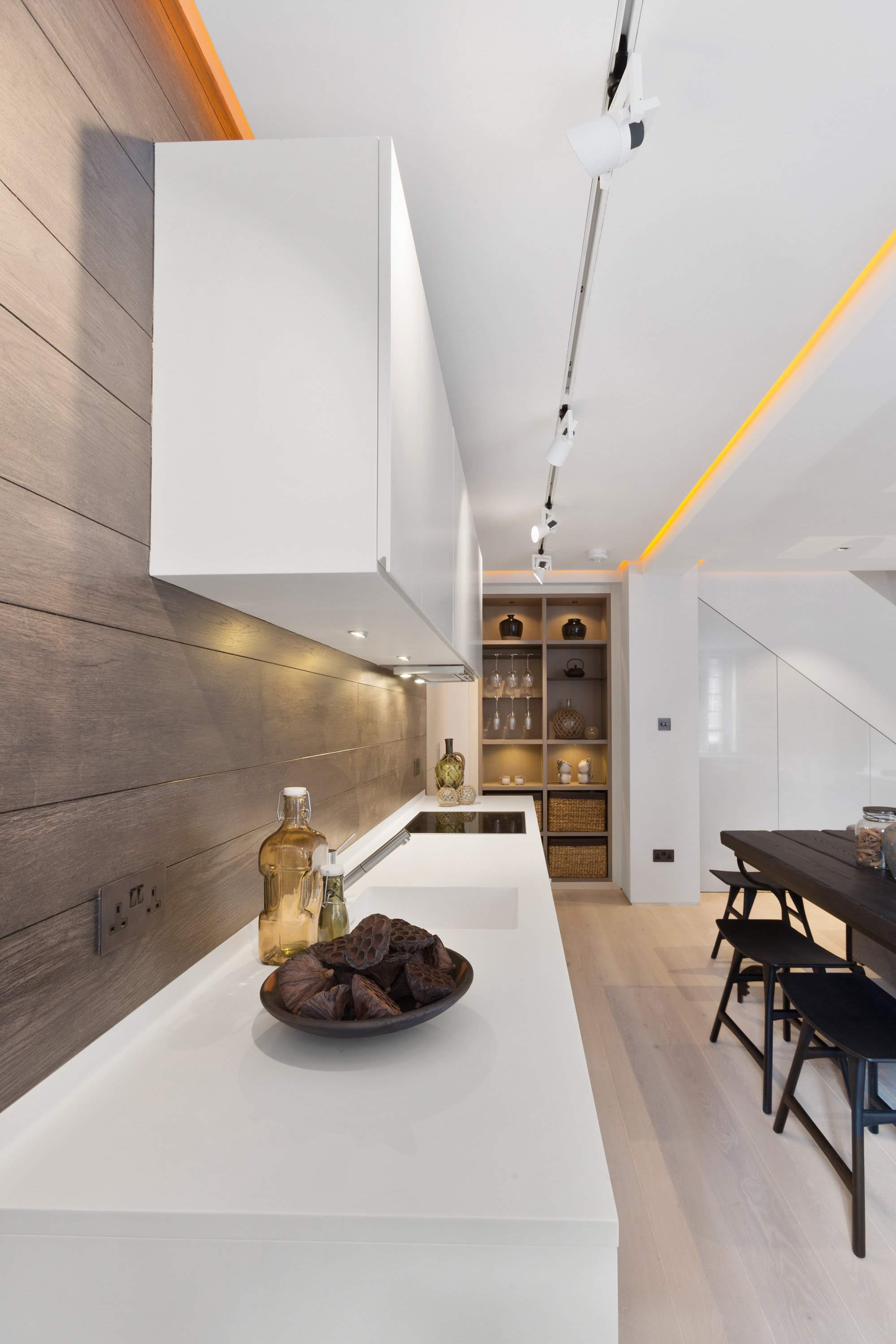 Knightsbridge & Chelsea Lux 2 bed duplex in Swan Court, Chelsea Manor Street SW3 5RT - Property image 6 - VivreStays