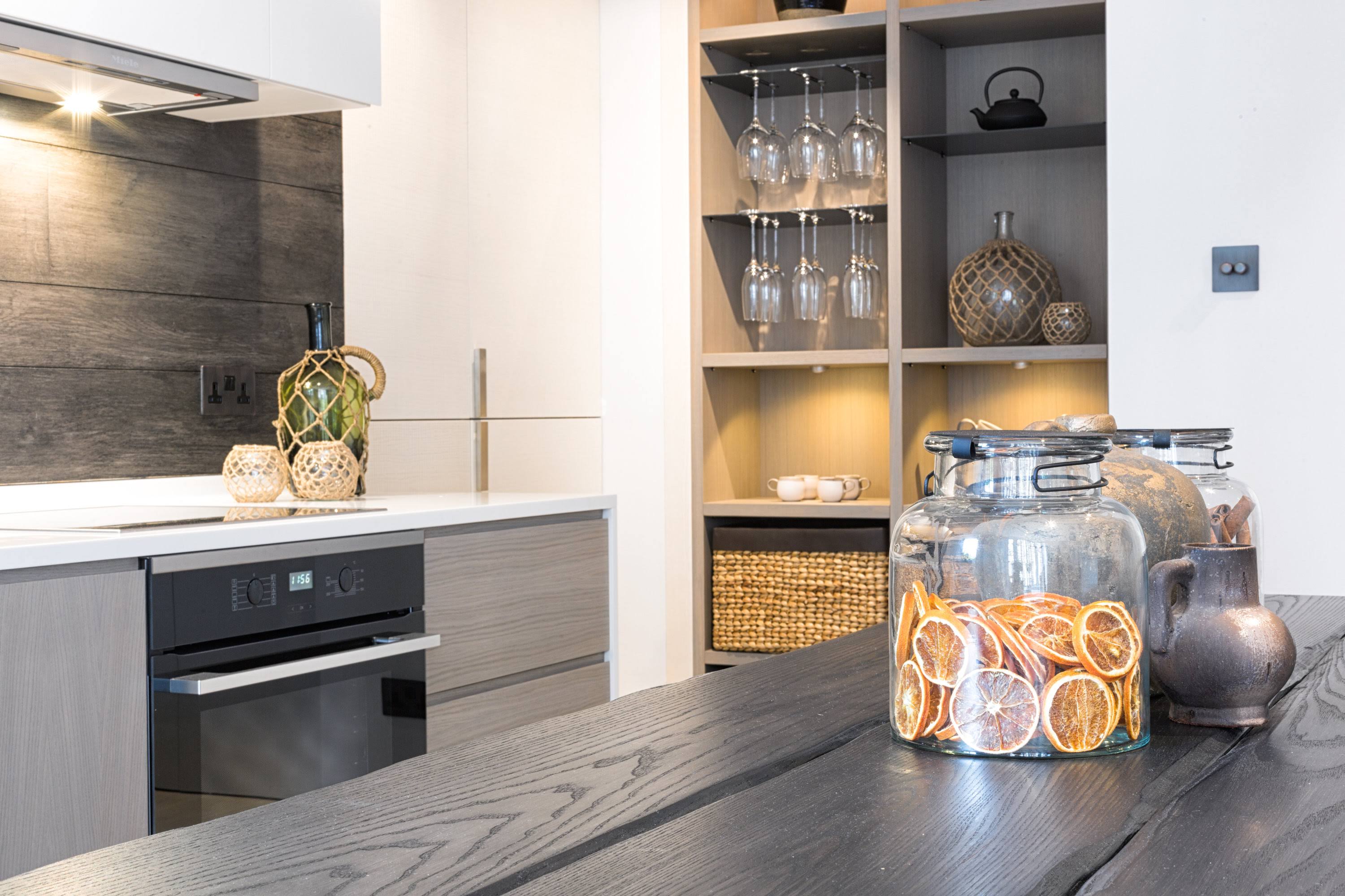 Knightsbridge & Chelsea Lux 2 bed duplex in Swan Court, Chelsea Manor Street SW3 5RT - Property image 9 - VivreStays