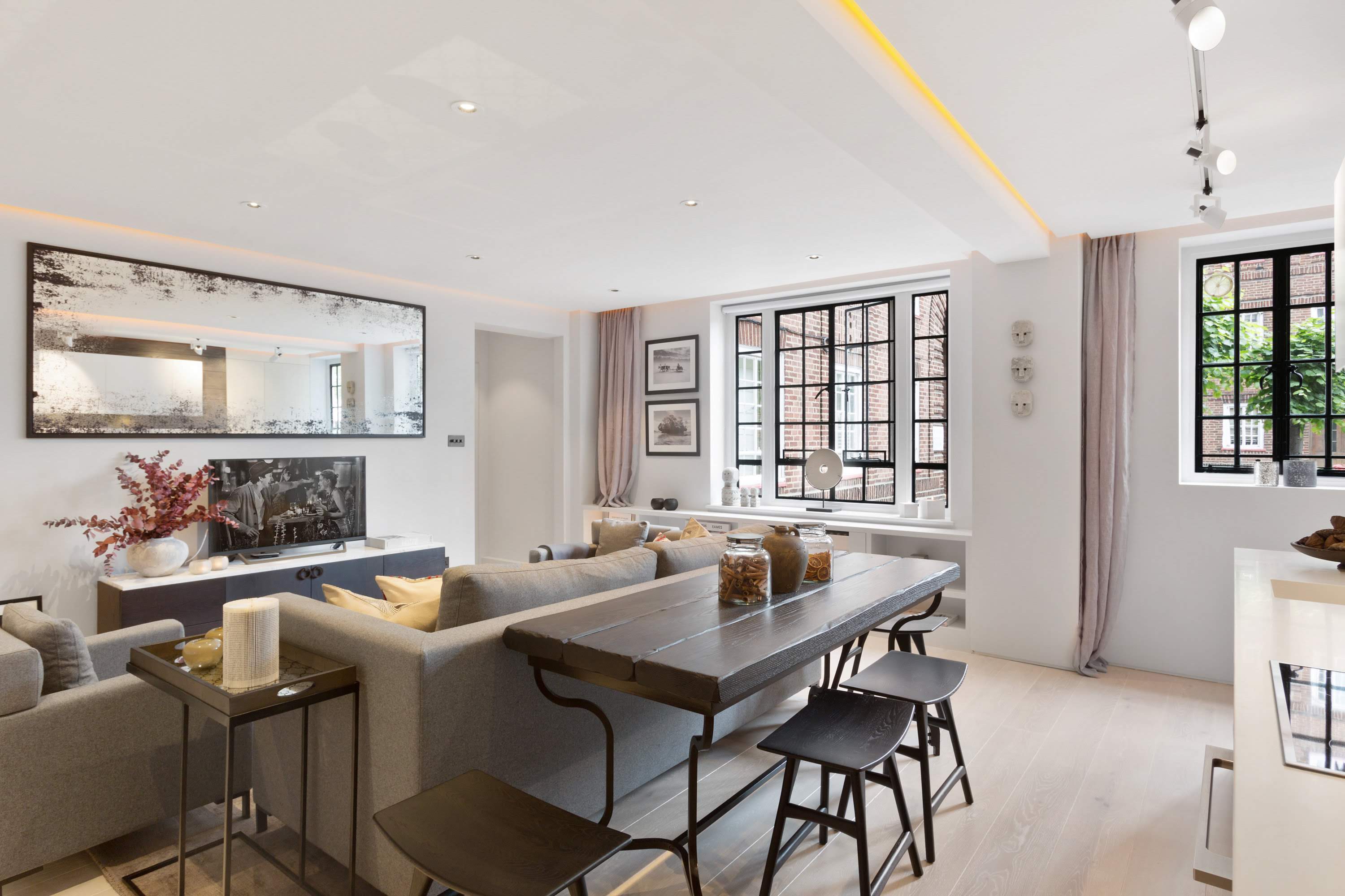 Knightsbridge & Chelsea Lux 2 bed duplex in Swan Court, Chelsea Manor Street SW3 5RT - Property image 10 - VivreStays