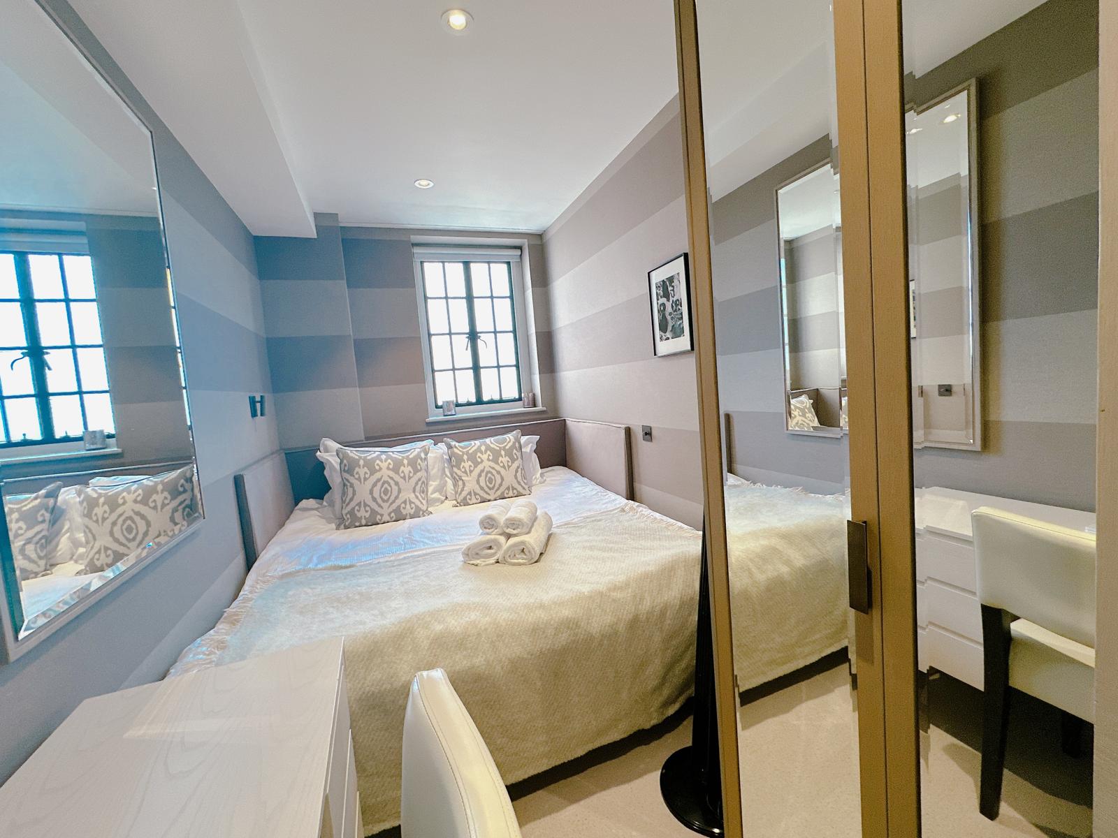 Knightsbridge & Chelsea Lux 2 bed duplex in Swan Court, Chelsea Manor Street SW3 5RT - Property image 38 - VivreStays