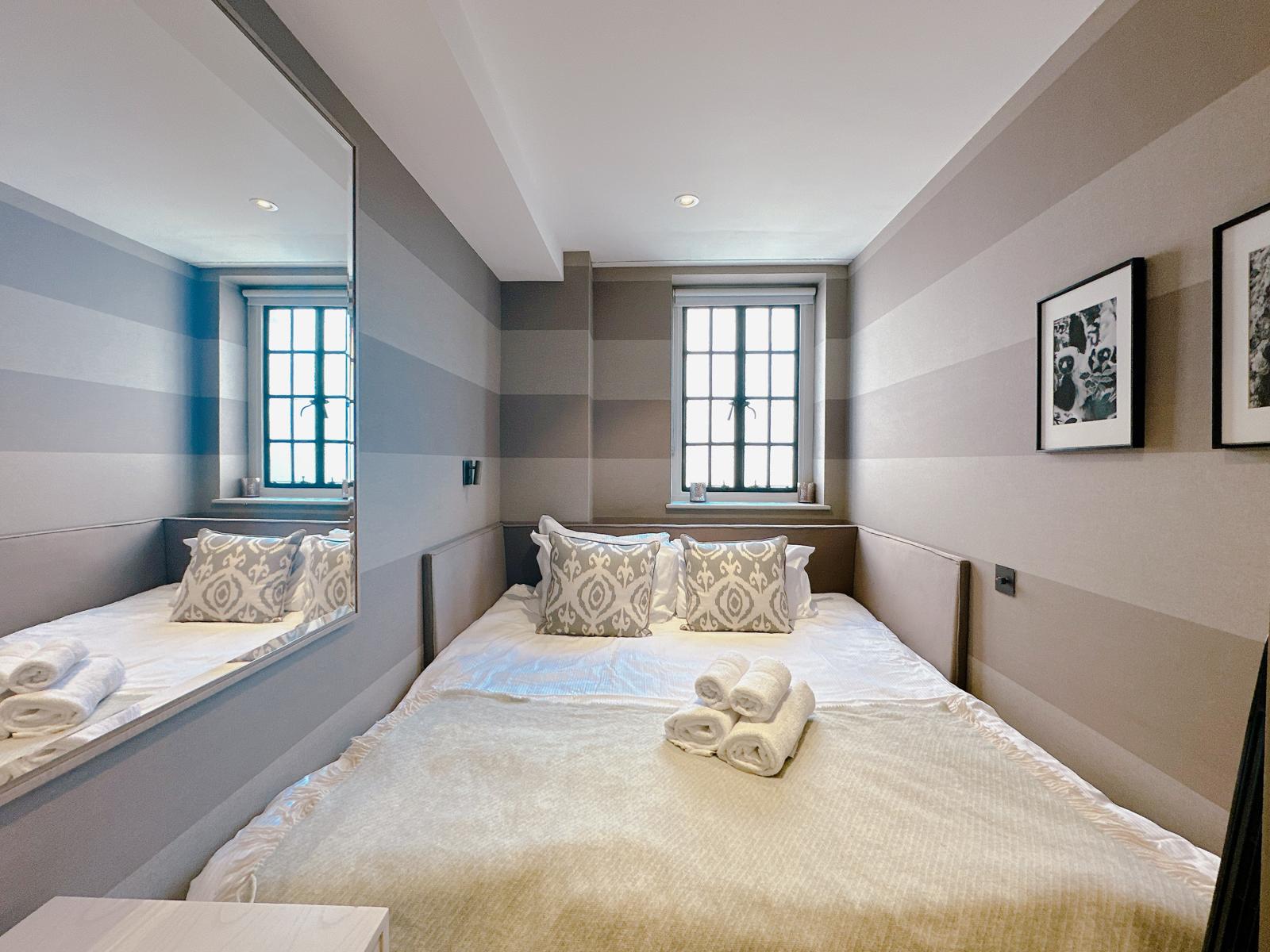 Knightsbridge & Chelsea Lux 2 bed duplex in Swan Court, Chelsea Manor Street SW3 5RT - Property image 41 - VivreStays