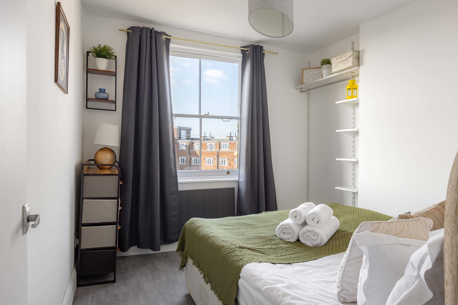 1-bed penthouse Notting Hill in 37 Linden Garden W2 4HQ - Property image 2 - VivreStays